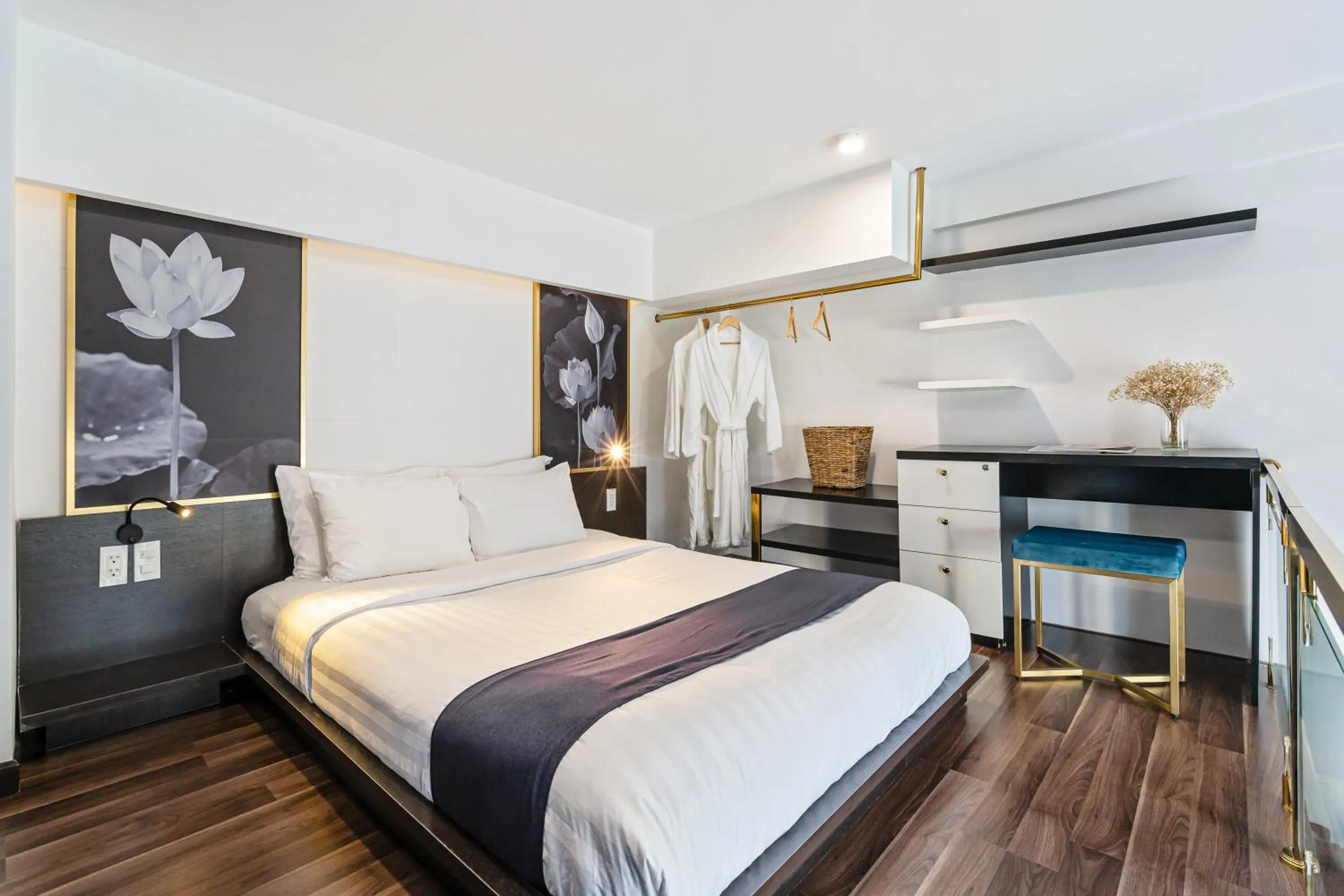 Bed in KunKin Luxury Hotel & Apartment