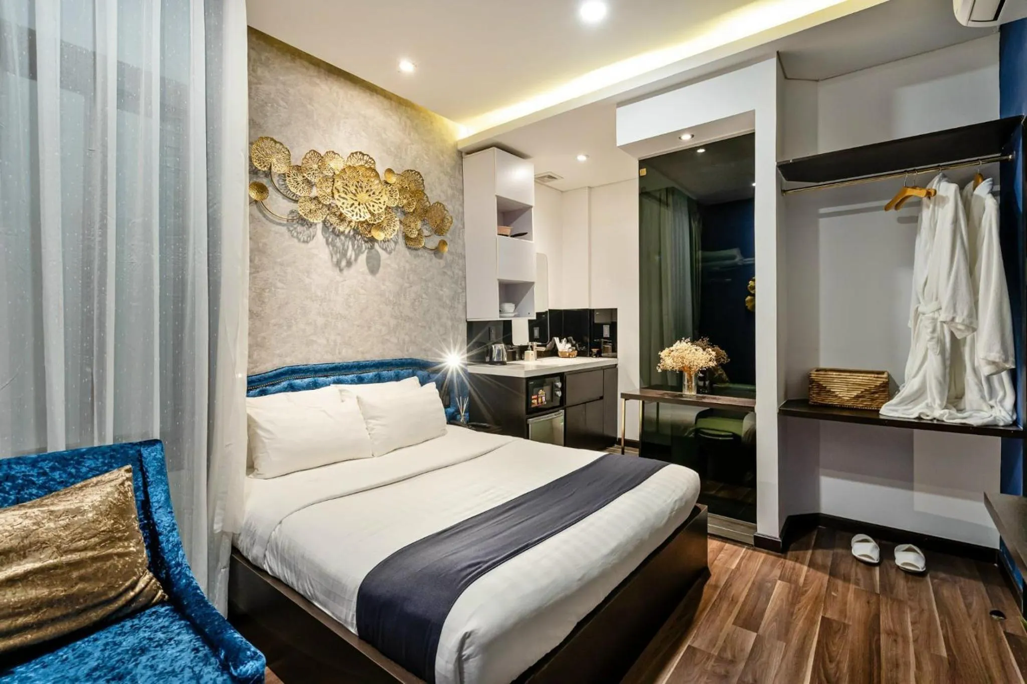 Photo of the whole room, Bed in KunKin Luxury Hotel & Apartment