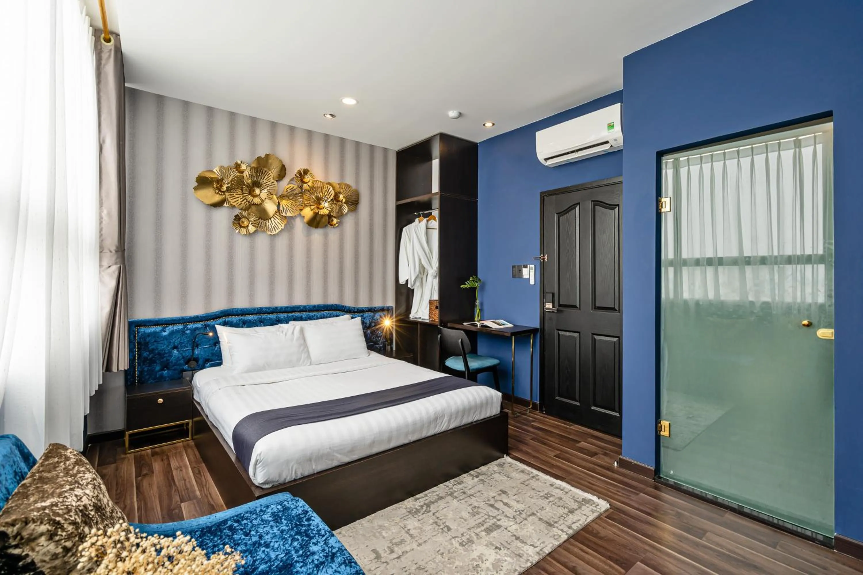 Photo of the whole room, Bed in KunKin Luxury Hotel & Apartment