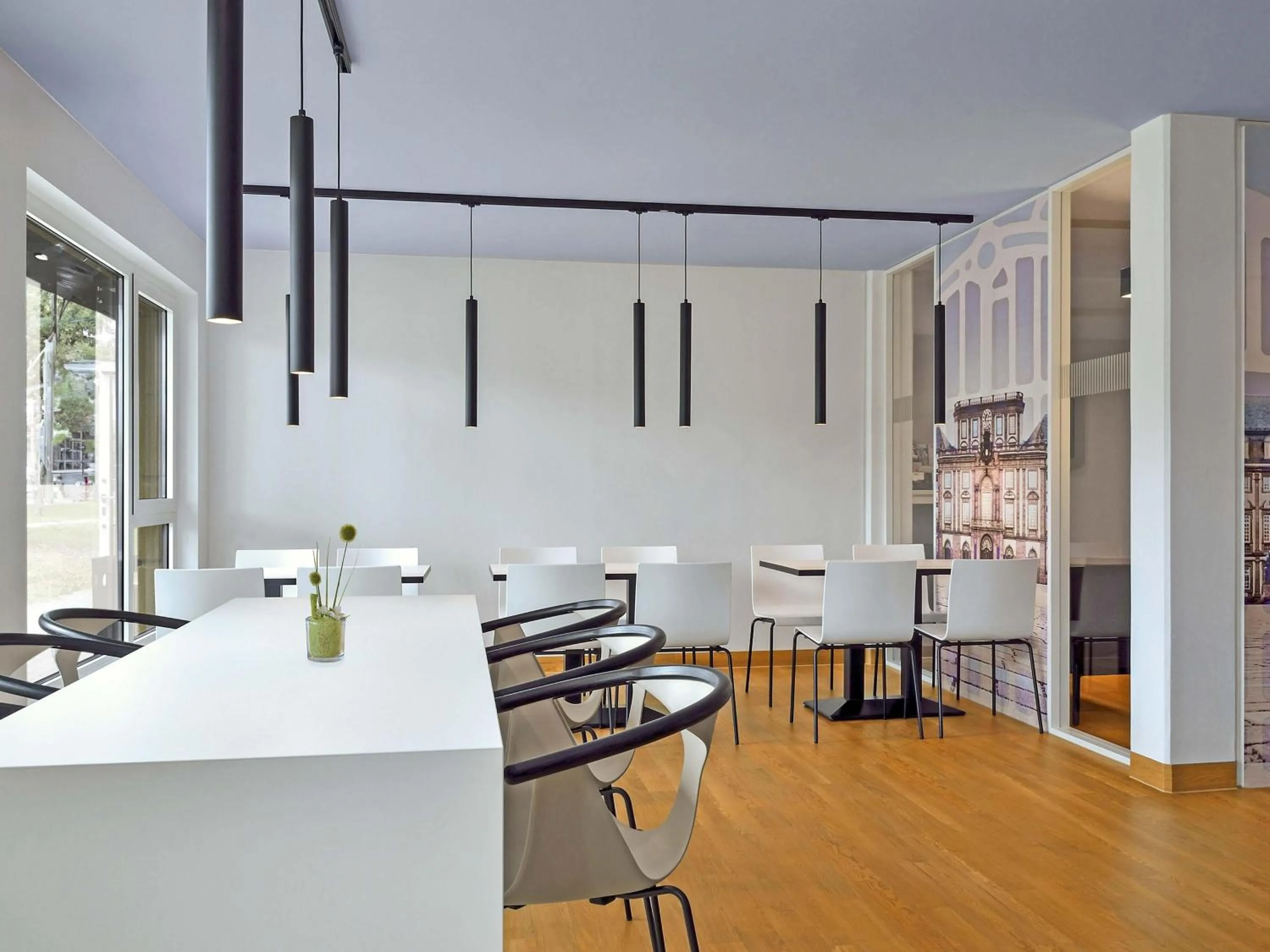 Restaurant/places to eat in B&B Hotel Mannheim-Neuostheim