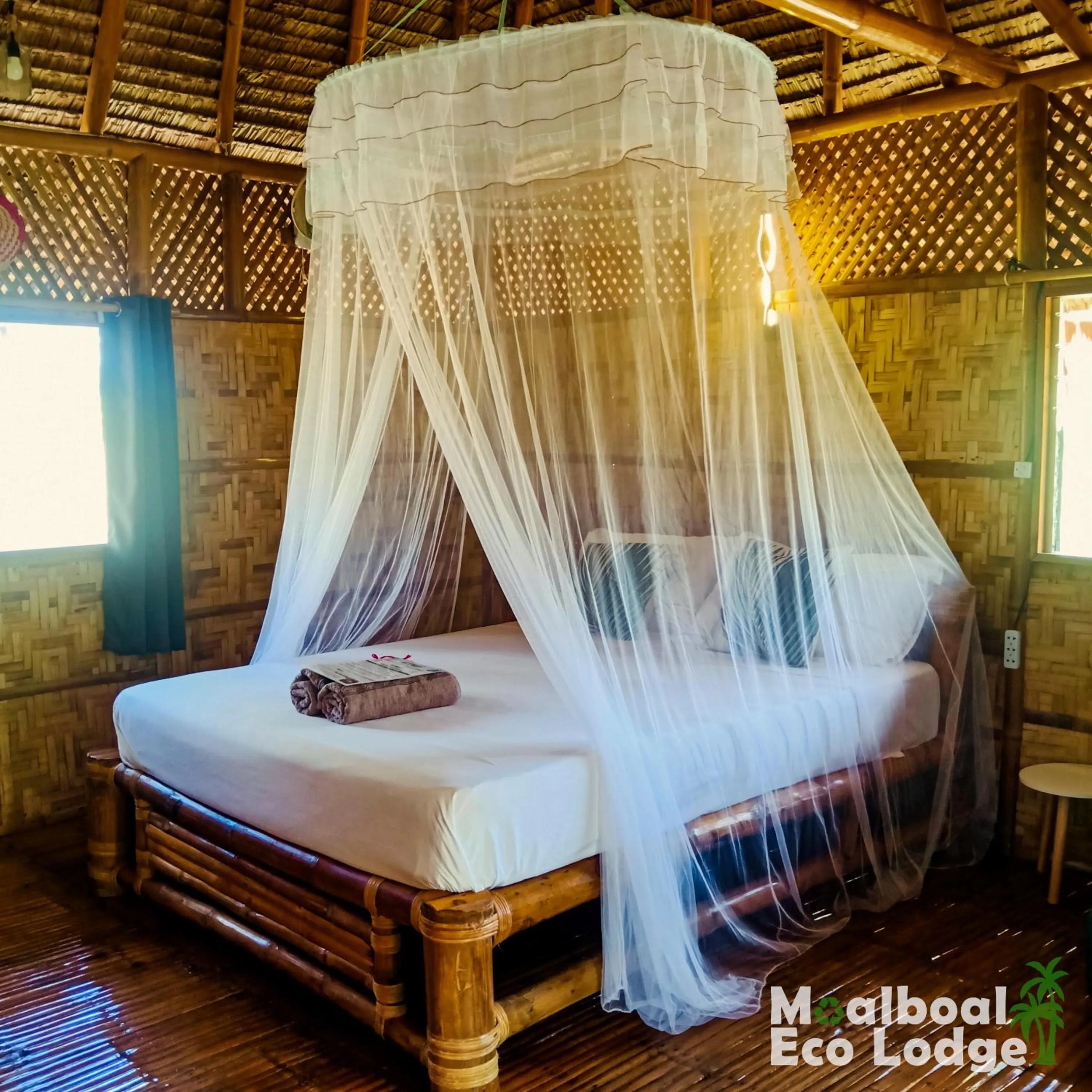 Bedroom, Bed in Moalboal Eco Lodge