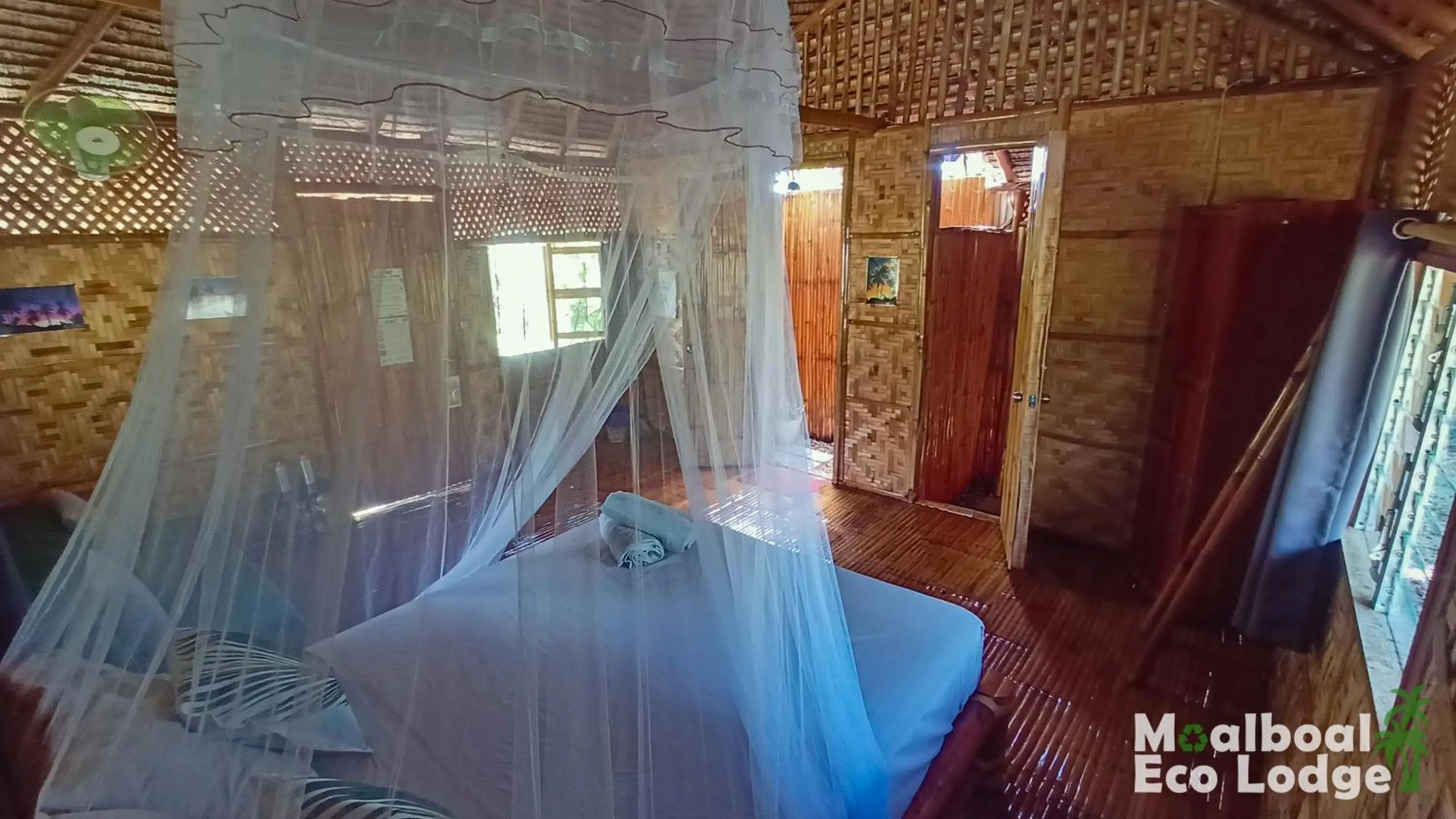 Bed in Moalboal Eco Lodge
