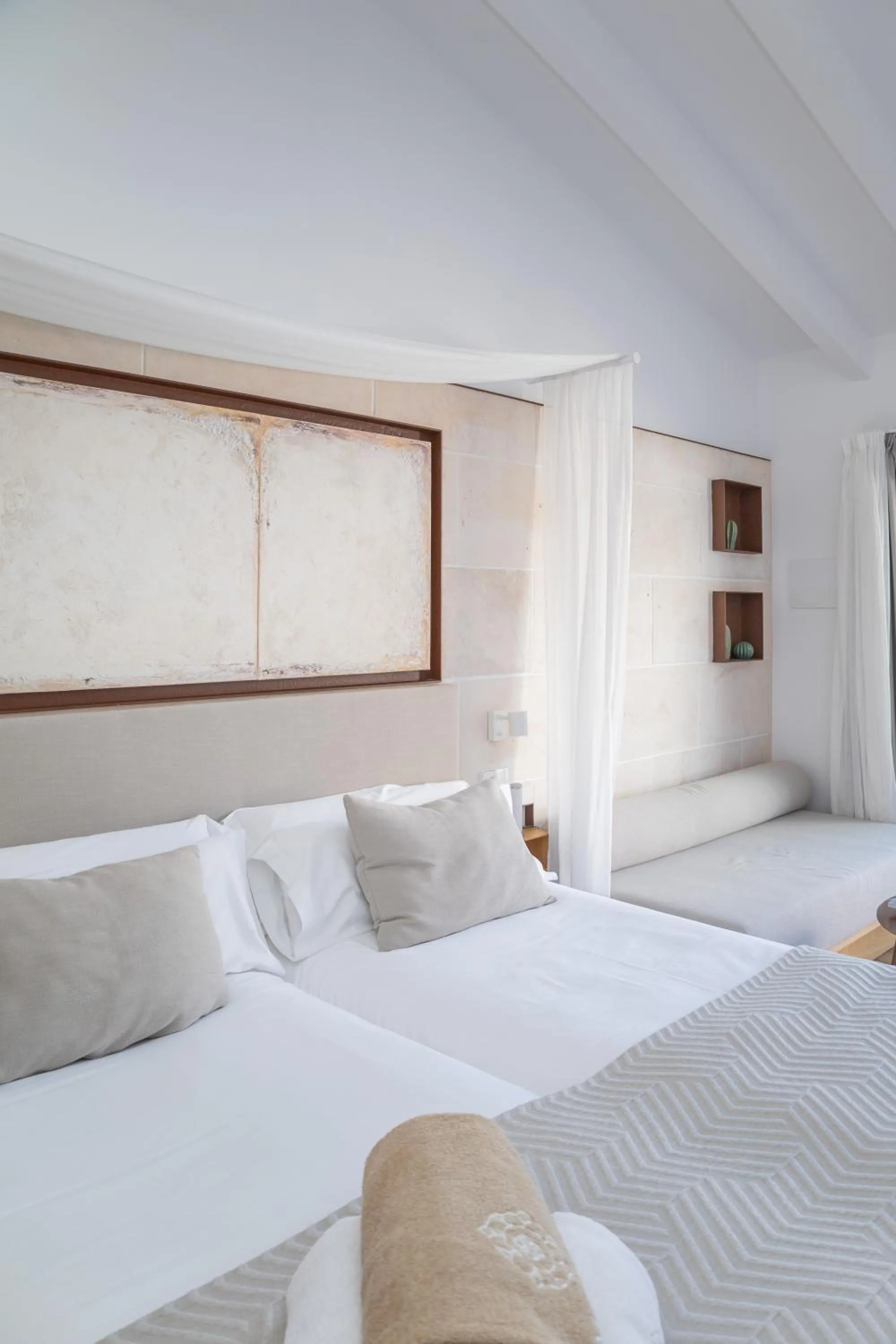 Bed in Ynaira hotel & Spa