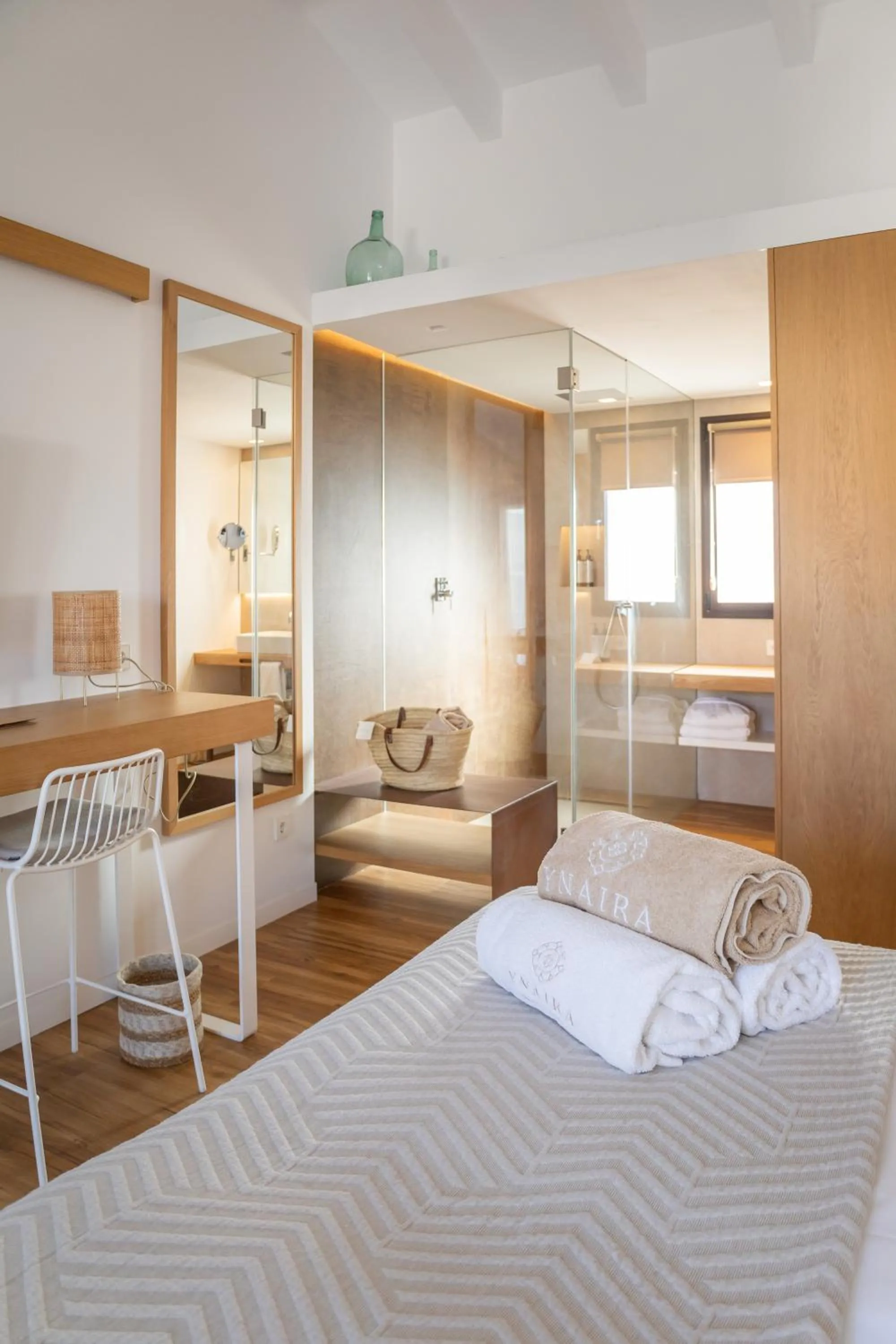 Photo of the whole room, Bed in Ynaira hotel & Spa