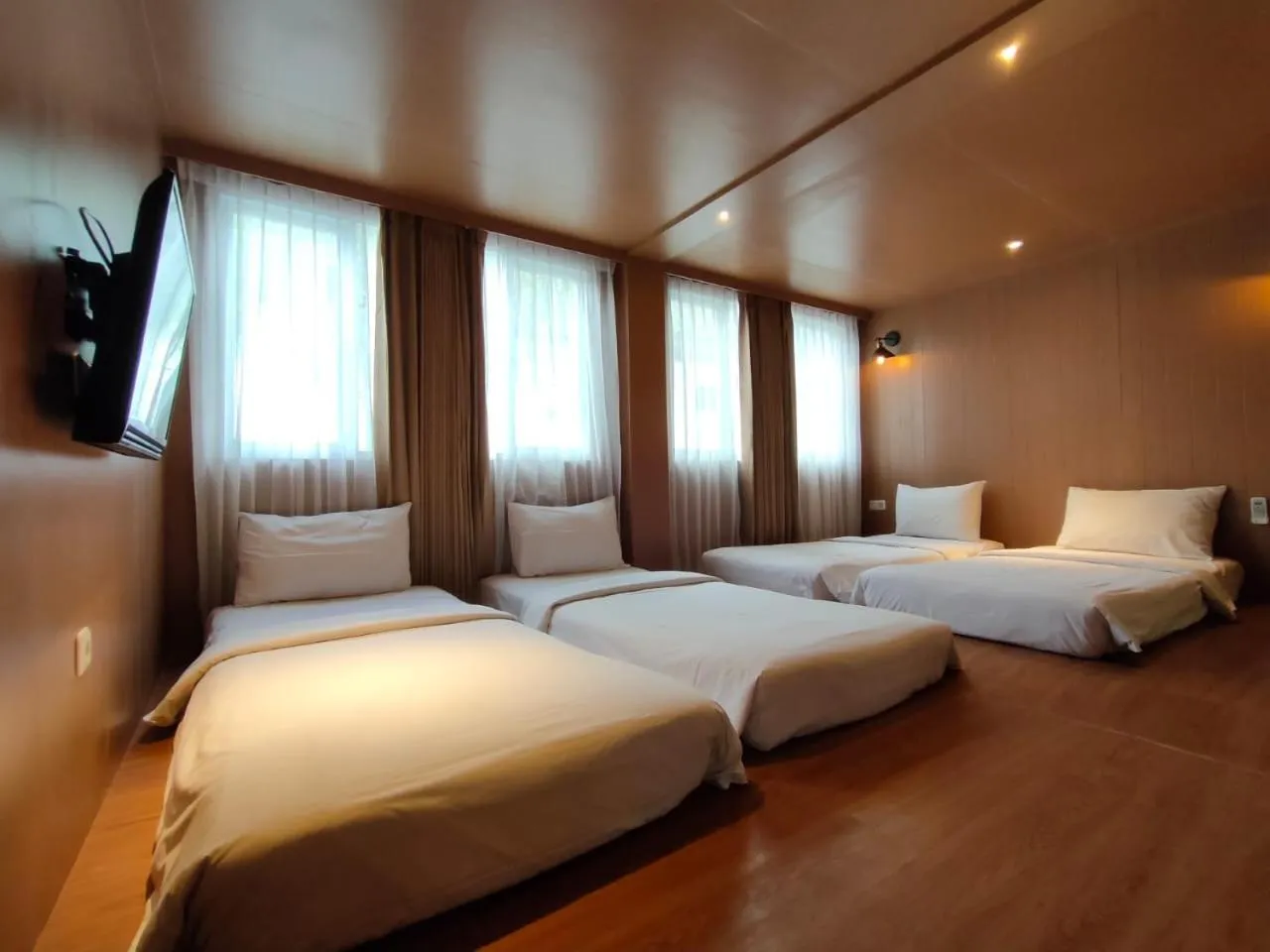 Bed in Kontena Hotel