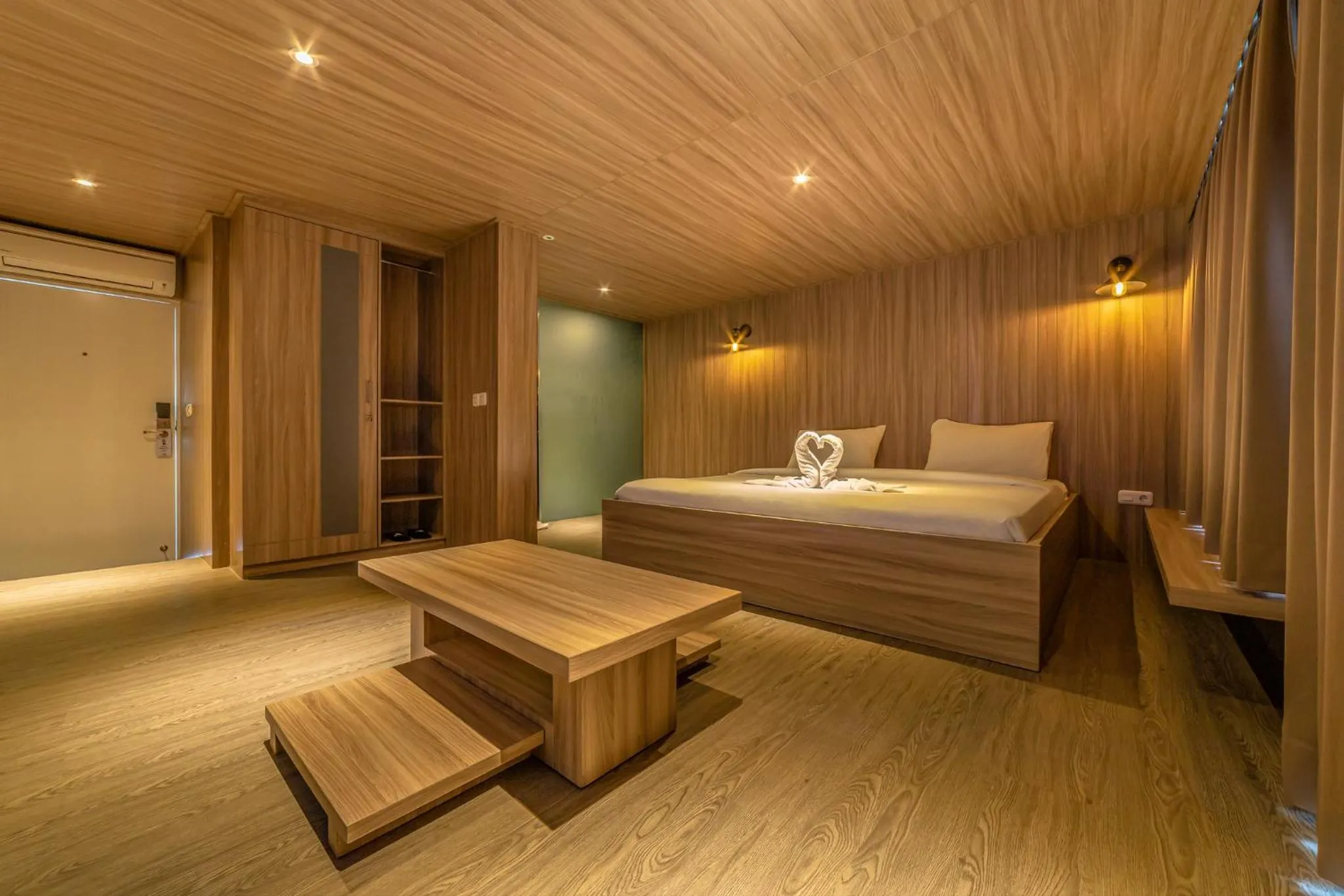 Photo of the whole room, Bed in Kontena Hotel