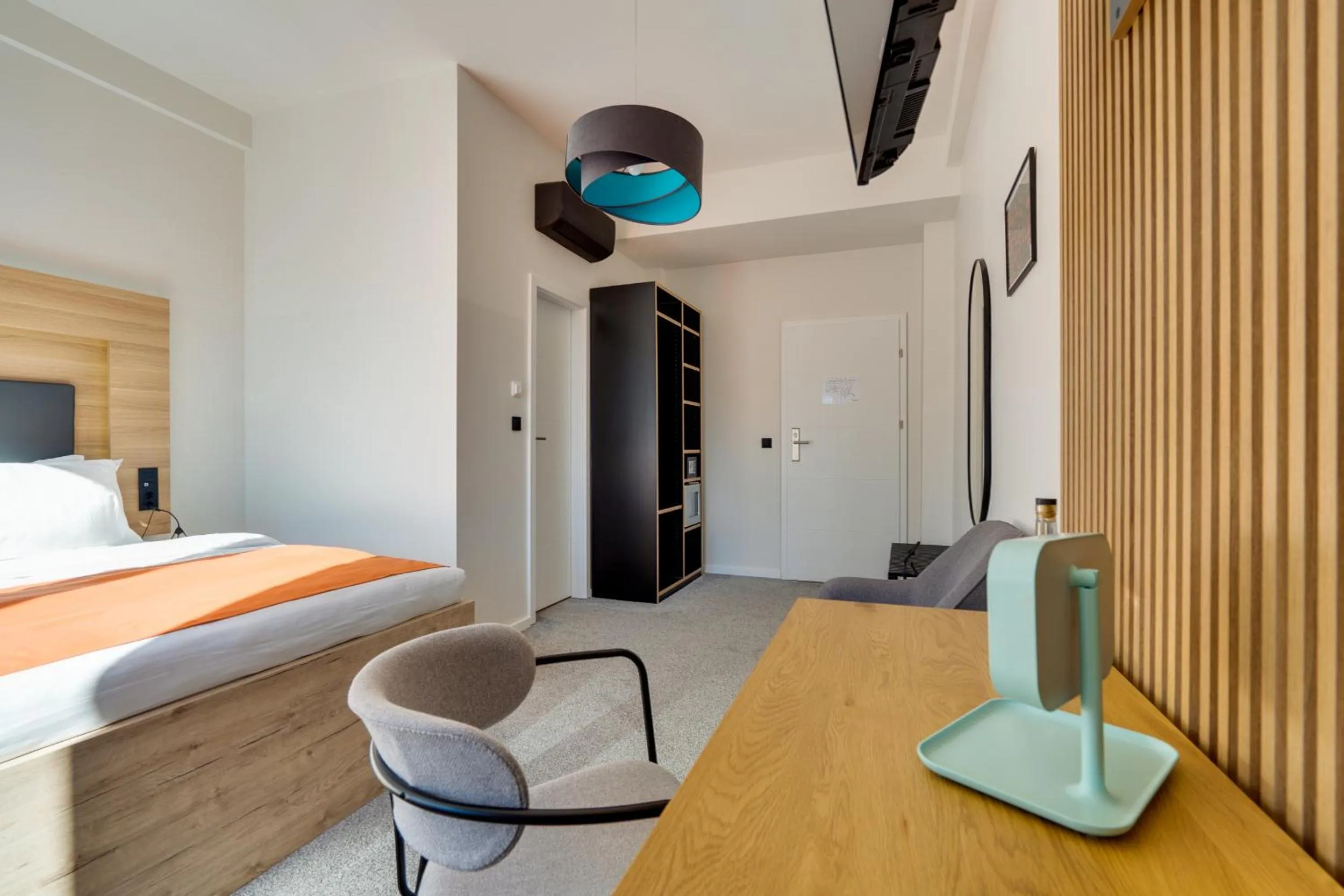 Photo of the whole room, Bed in Bed & Breakfast Sky City Center