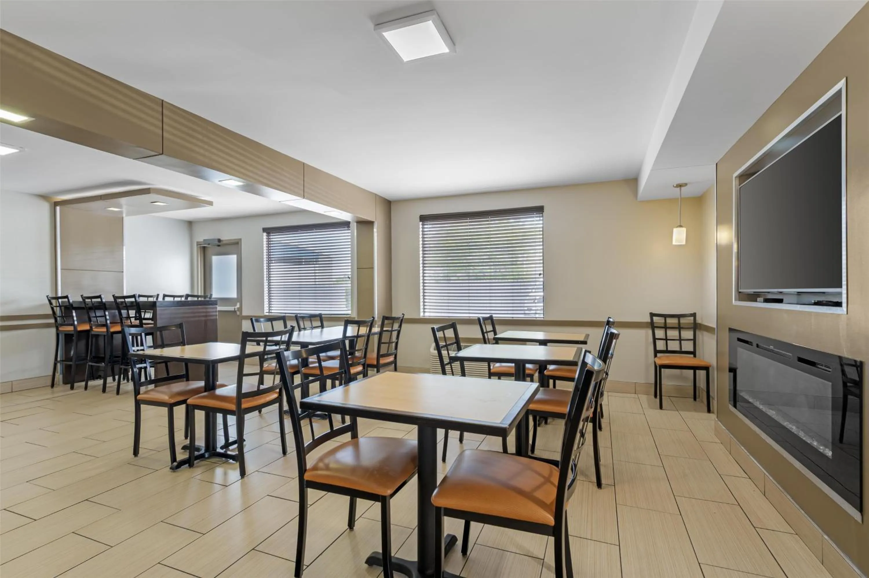 Breakfast in Best Western Center Inn