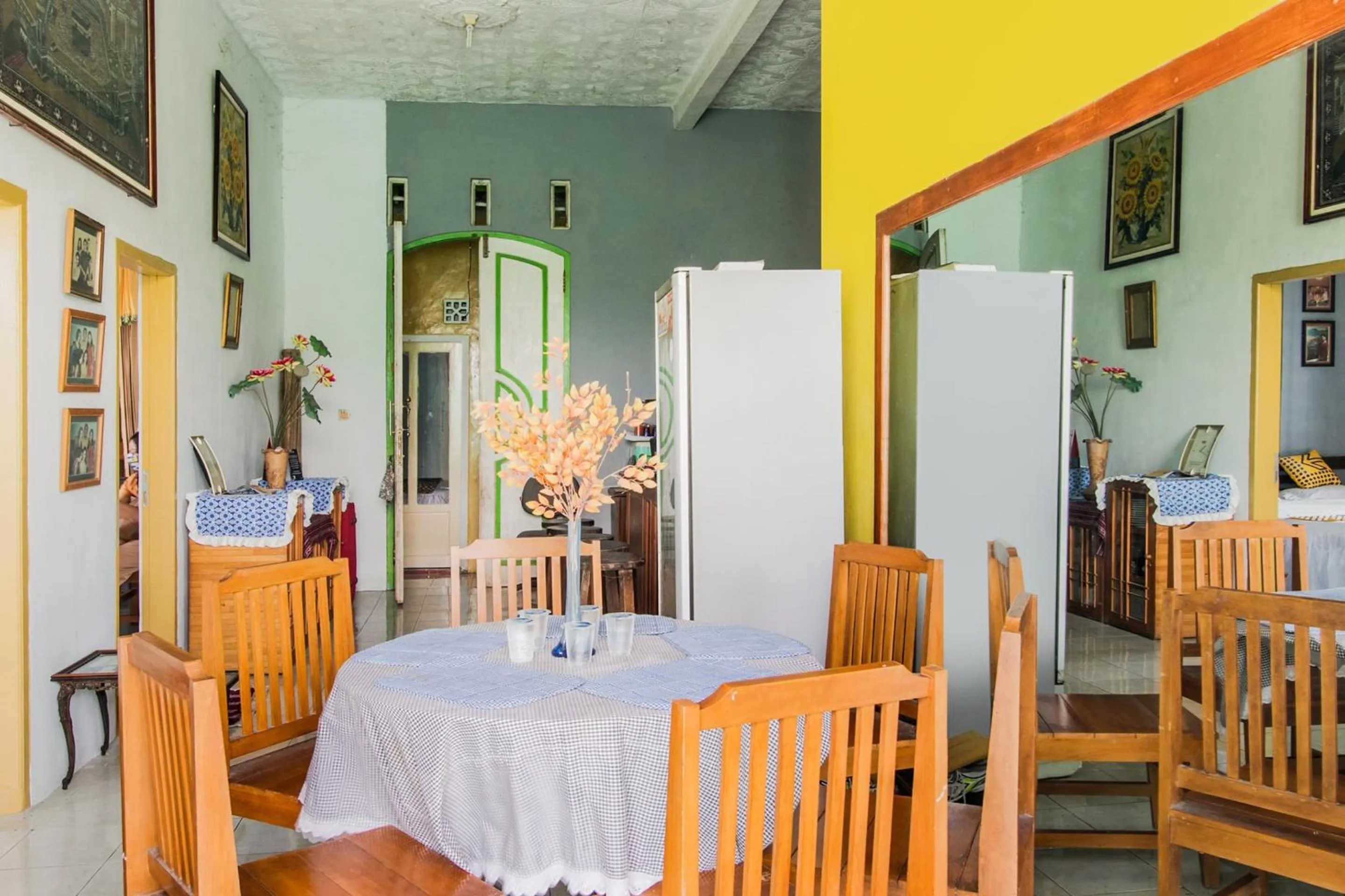 Lobby or reception in Hotel O Villa Tirta Melati Syariah
