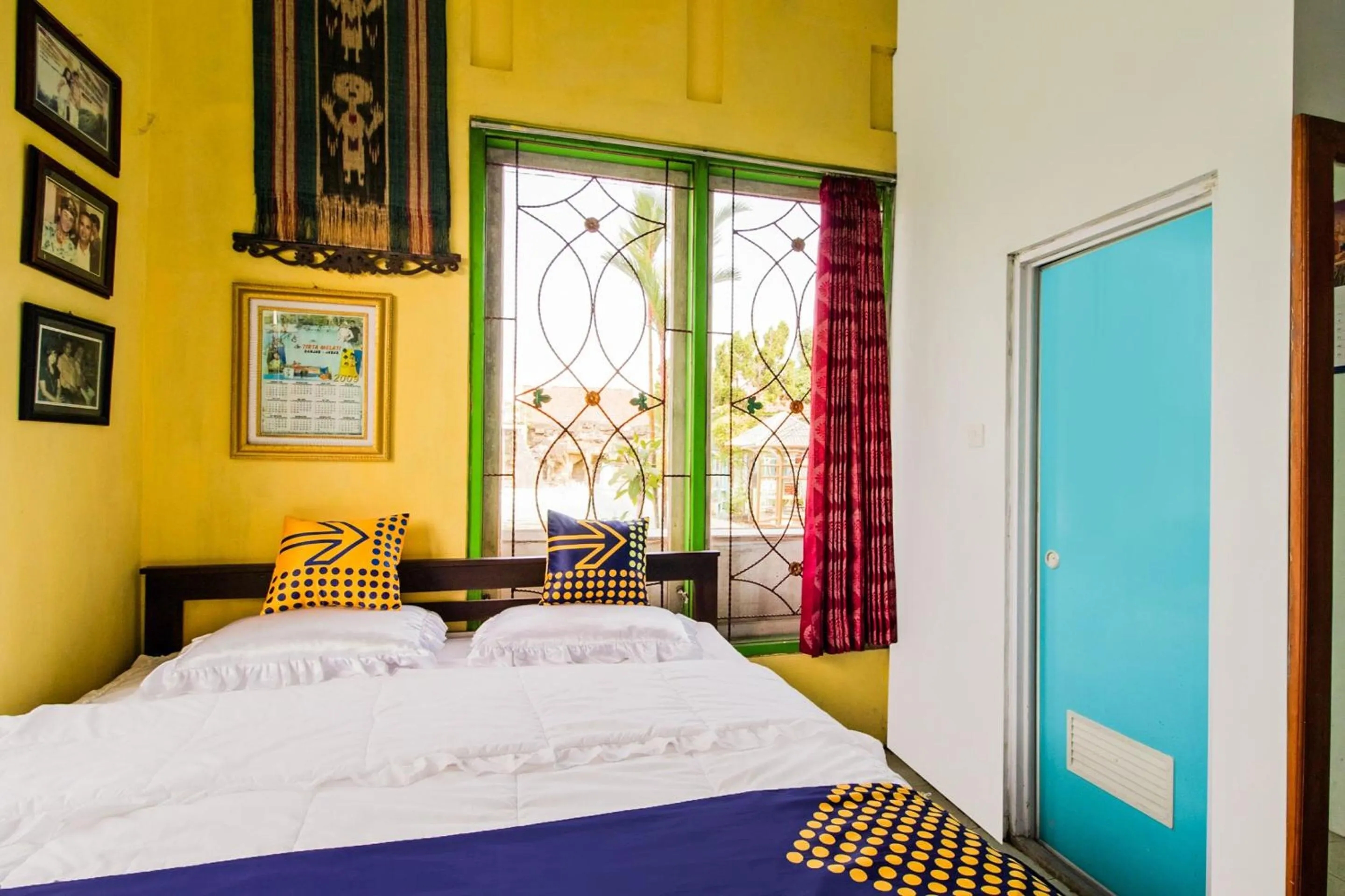 Bedroom, Bed in Hotel O Villa Tirta Melati Syariah