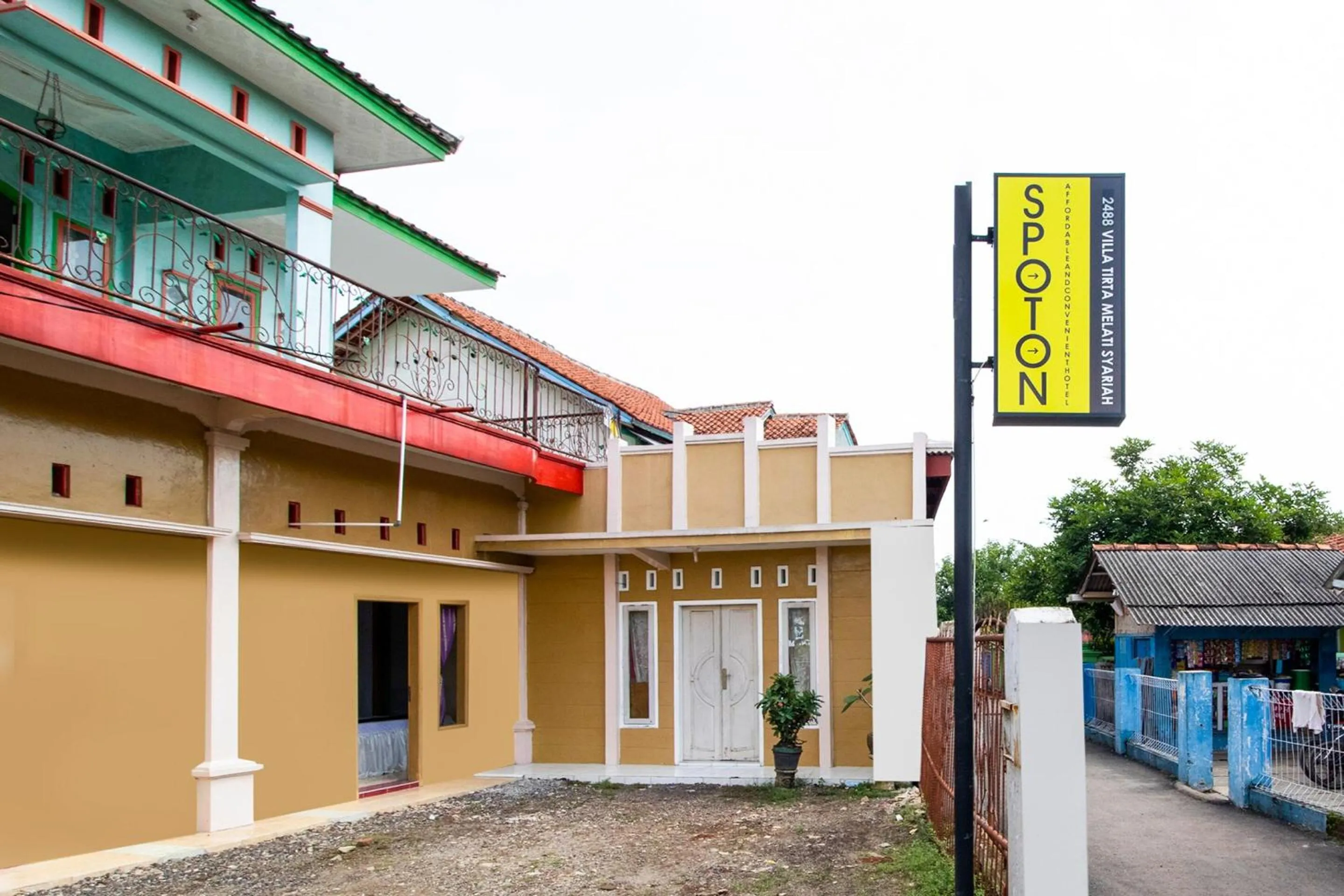 Facade/entrance in Hotel O Villa Tirta Melati Syariah