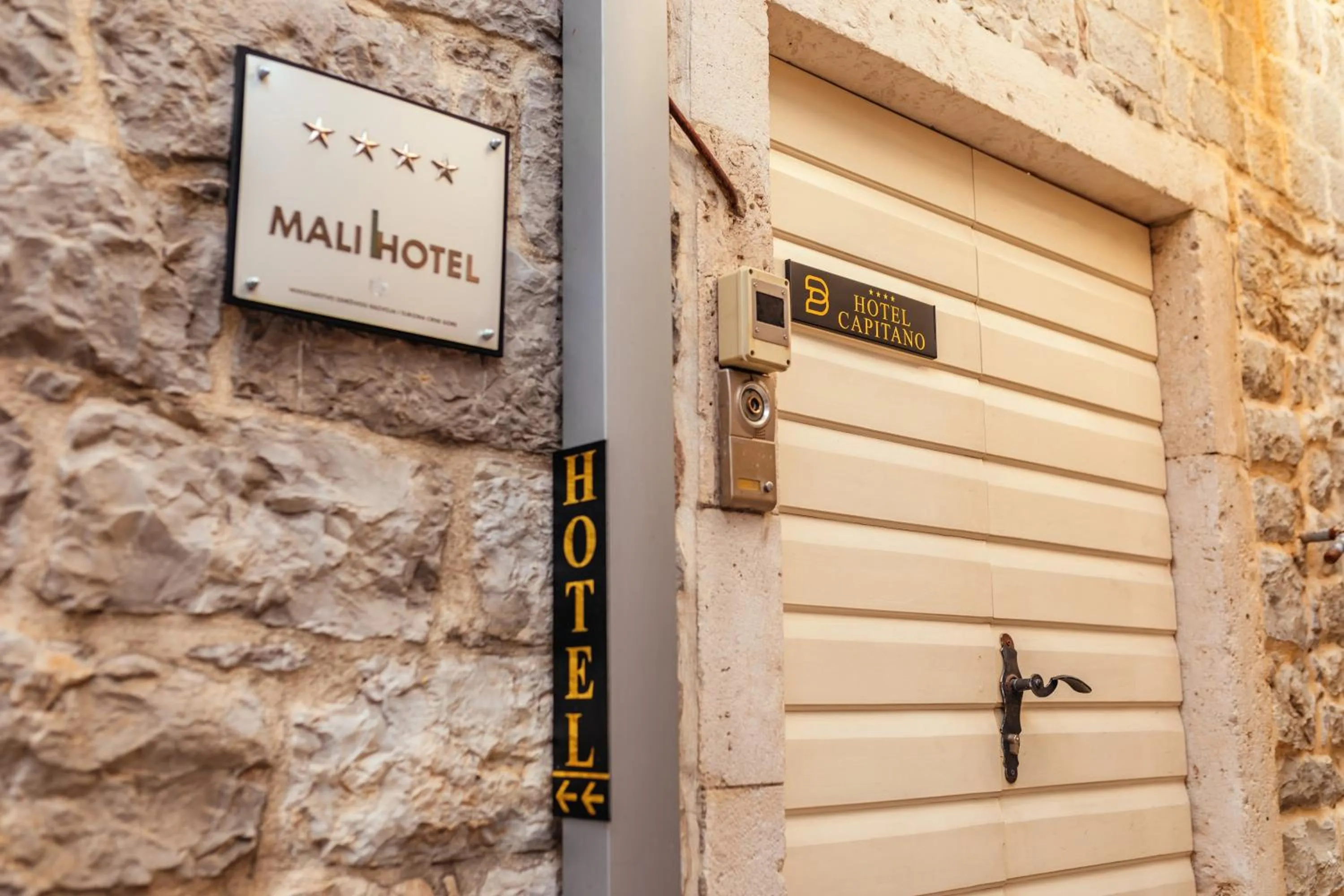 Facade/entrance in Boutique Hotel Blanc & Bleu - Capitano