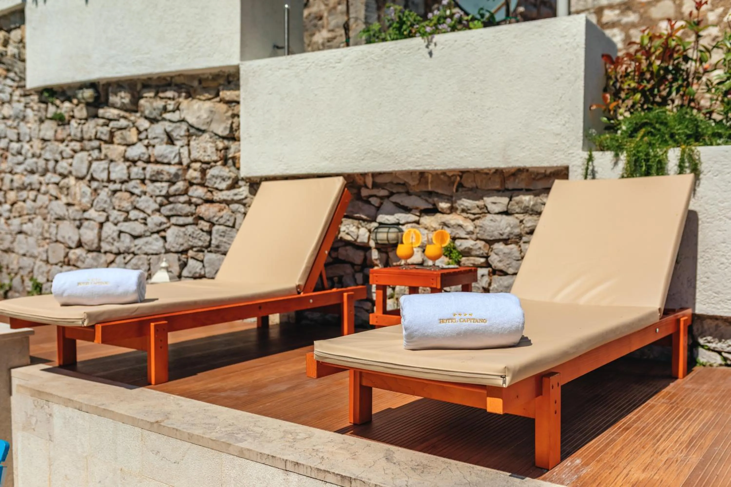 sunbed in Boutique Hotel Blanc & Bleu - Capitano