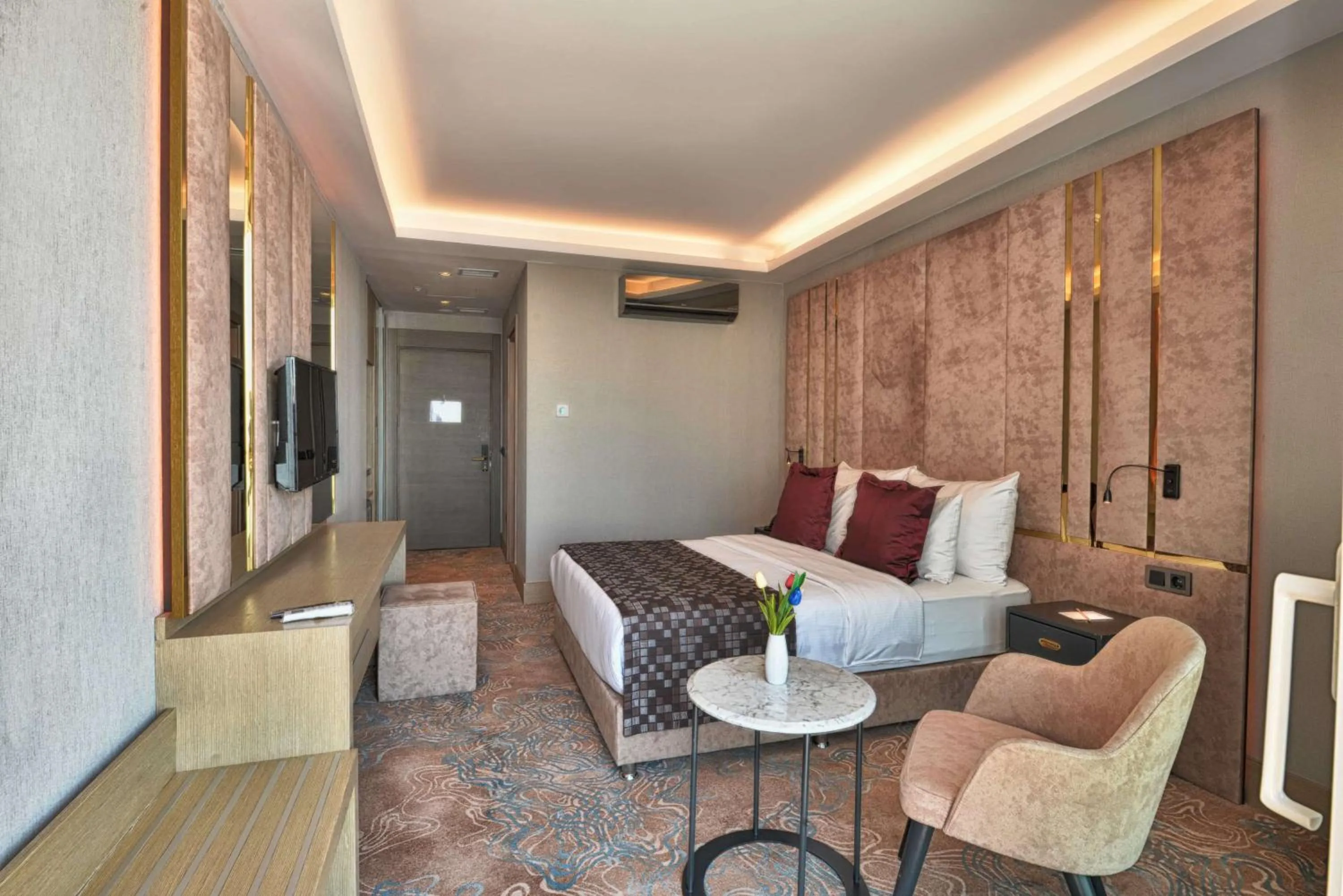 Bedroom in Best Western Premier Ottoperla Hotel