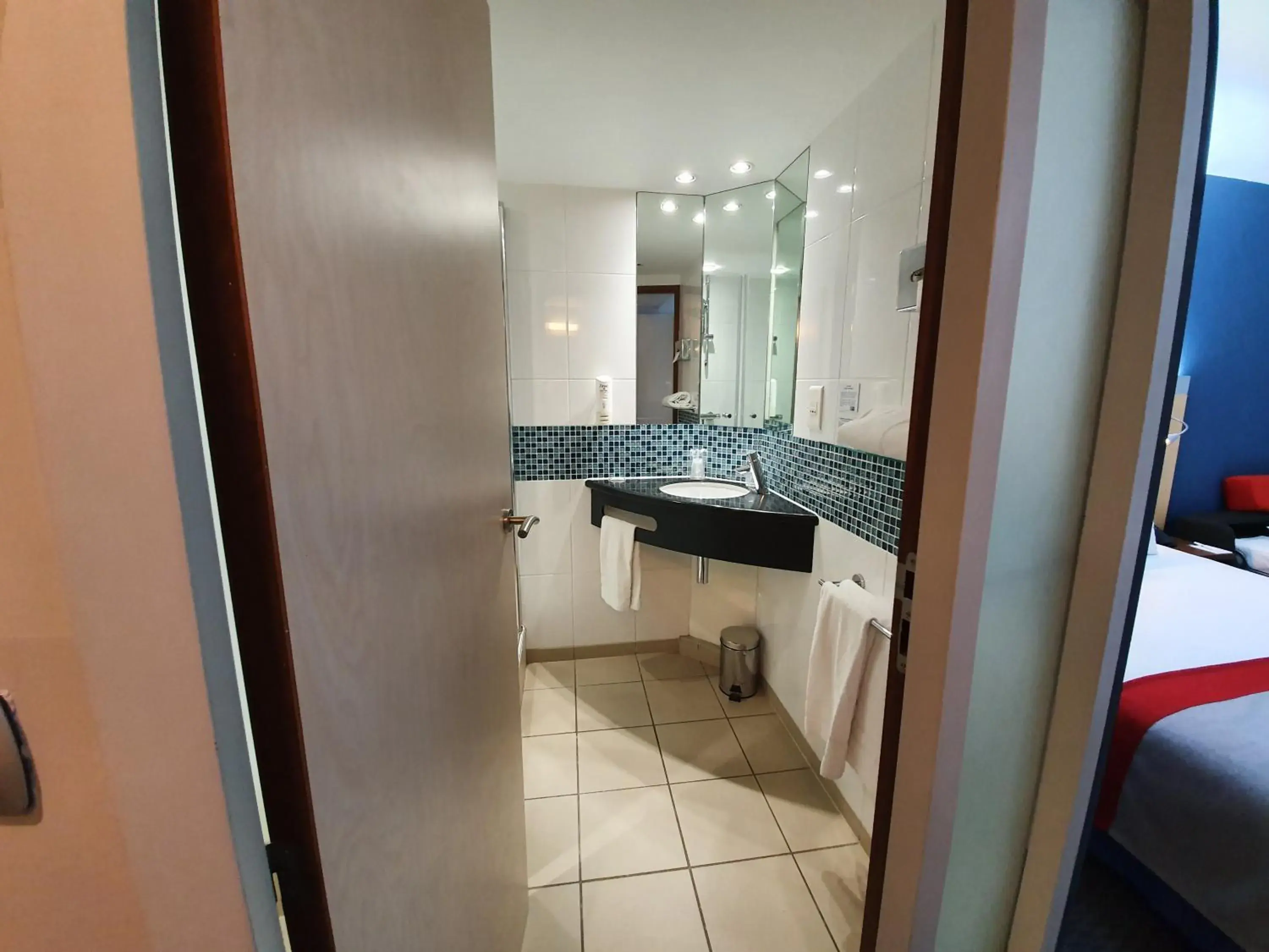 Double Suite with Balcony and Marina View in Holiday Inn Express Paris-Canal De La Villette by IHG Double Suite with Balcony and Marina View in Holiday Inn Express Paris-Canal De La Villette by IHG