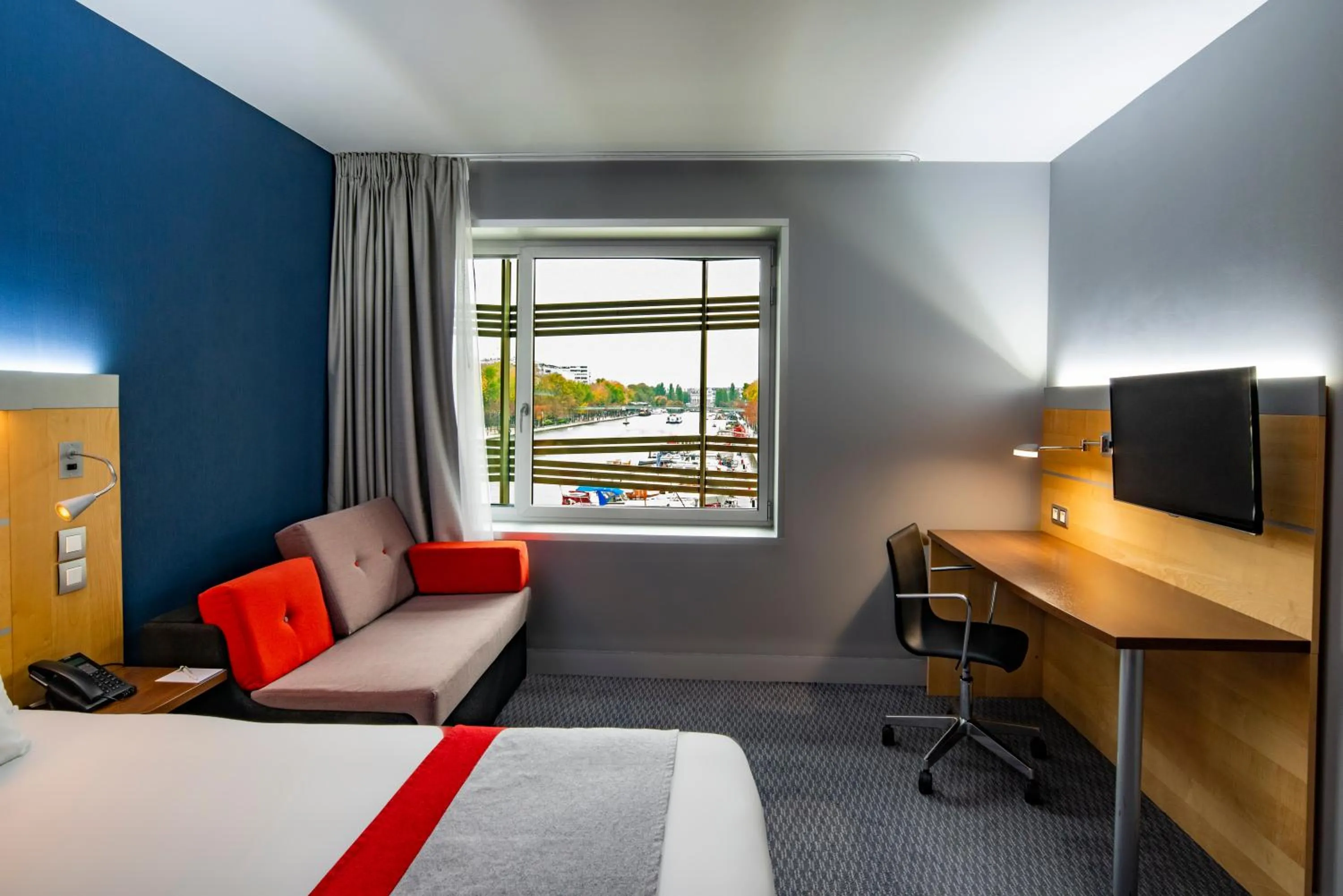 Photo of the whole room, Bed in Holiday Inn Express Paris-Canal De La Villette by IHG