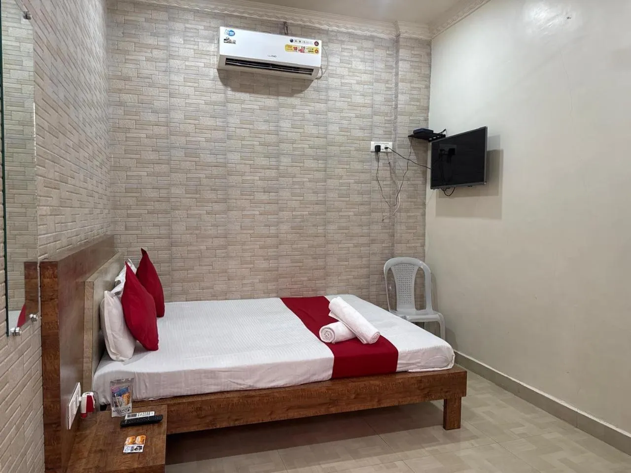 Bed in Hotel Great Annapurna