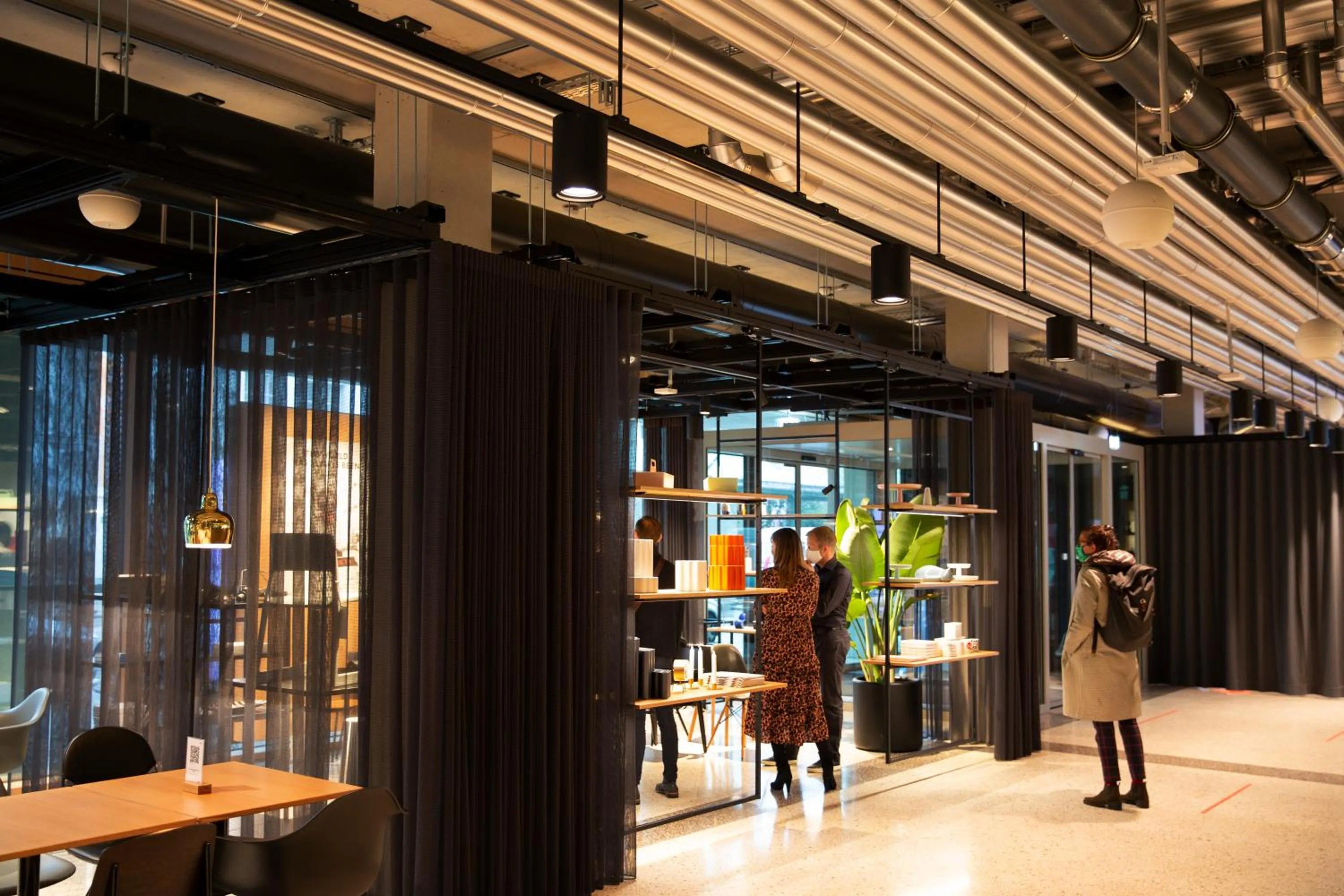 On-site shops in aletto Hotel Potsdamer Platz