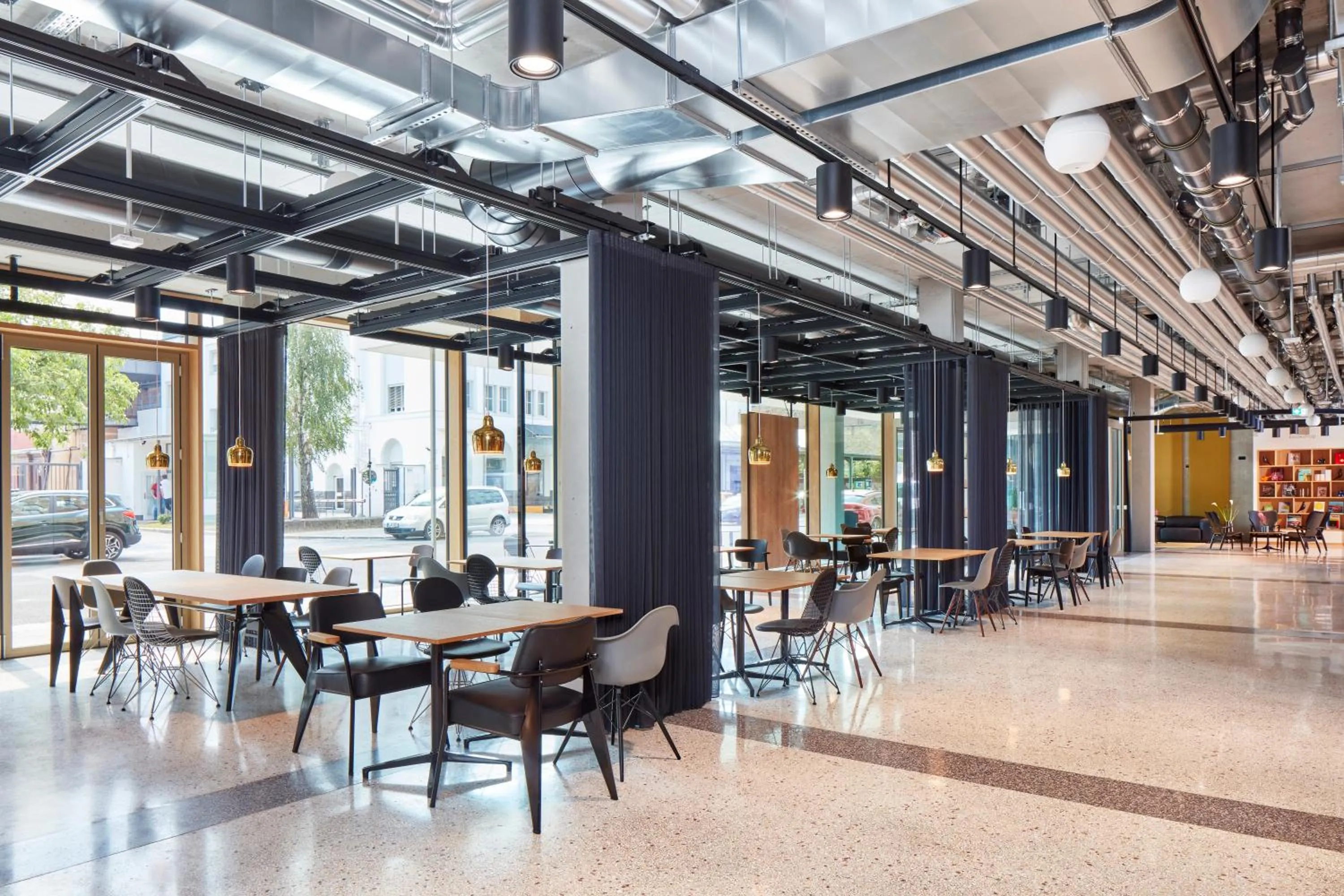 Restaurant/places to eat in aletto Hotel Potsdamer Platz