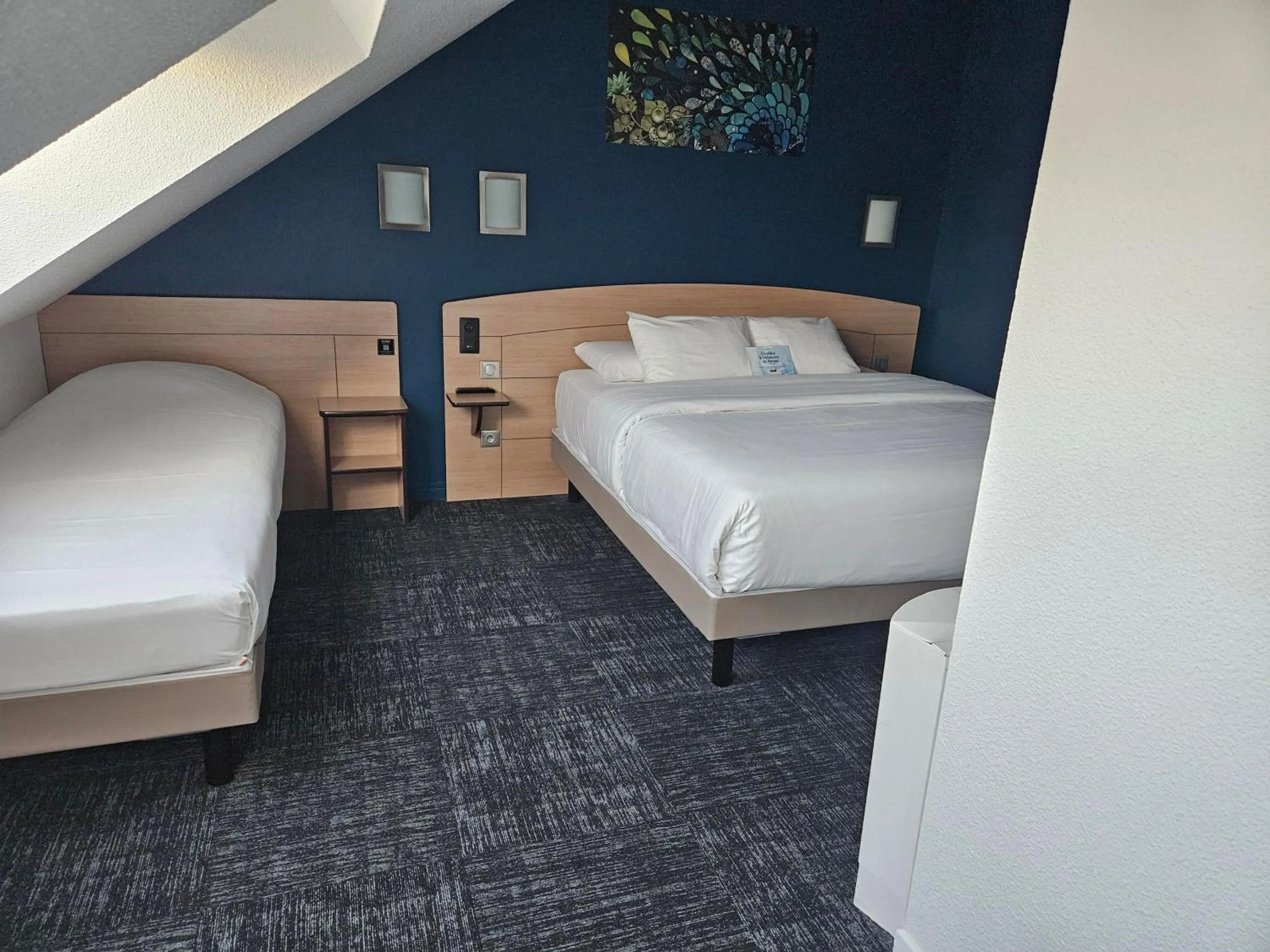 Family, Bed in Kyriad Niort-Espace MendesFrance