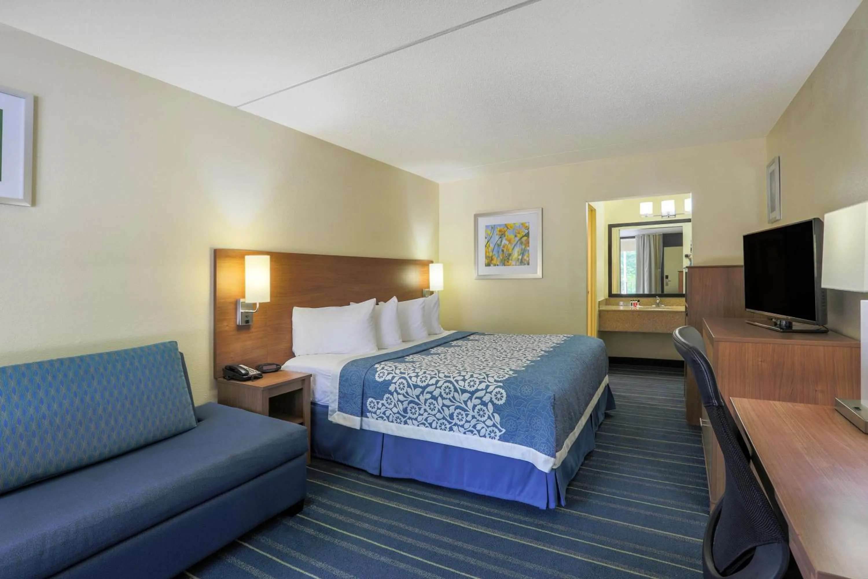 Bed in Days Inn by Wyndham Newark Wilmington