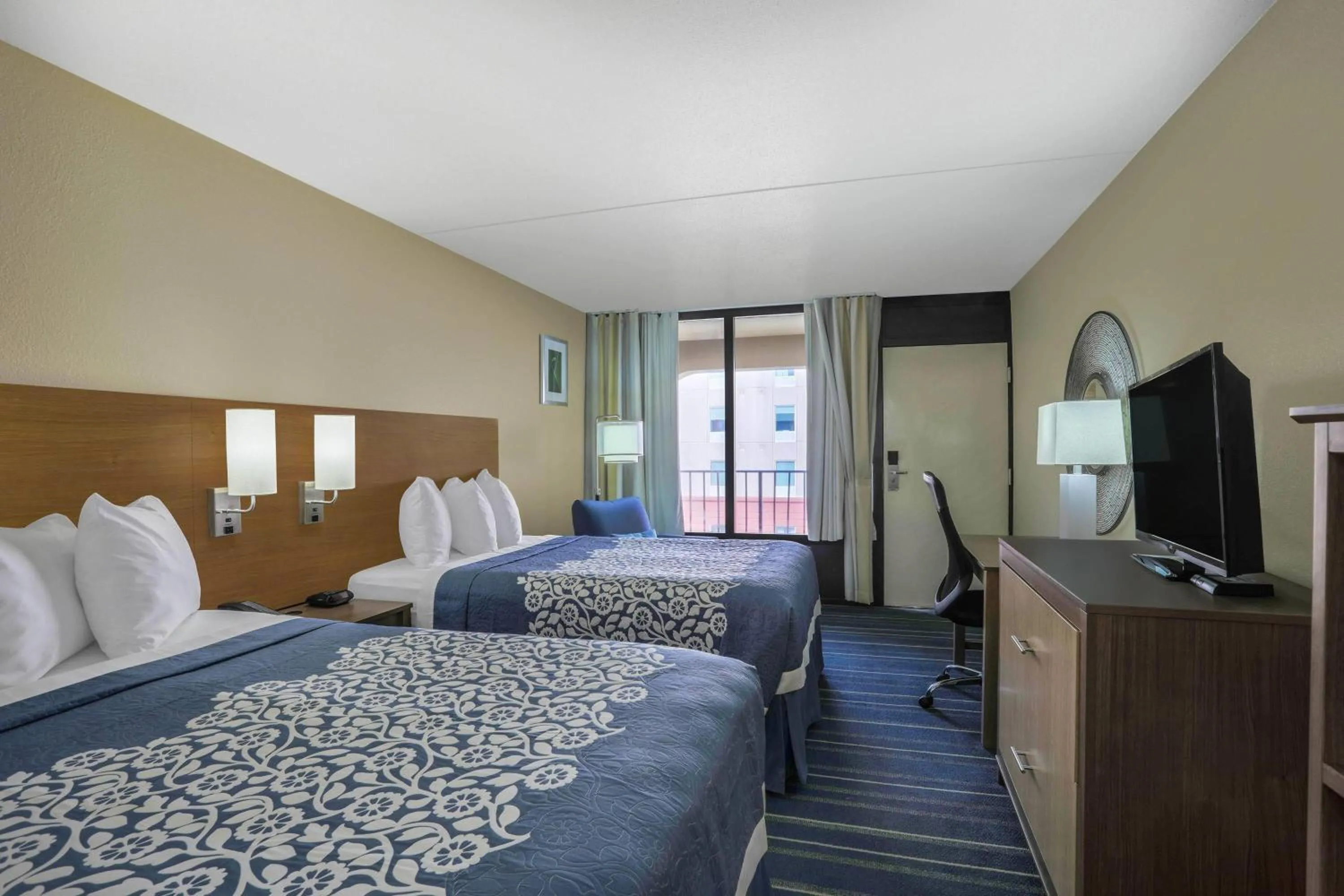 Photo of the whole room, Bed in Days Inn by Wyndham Newark Wilmington
