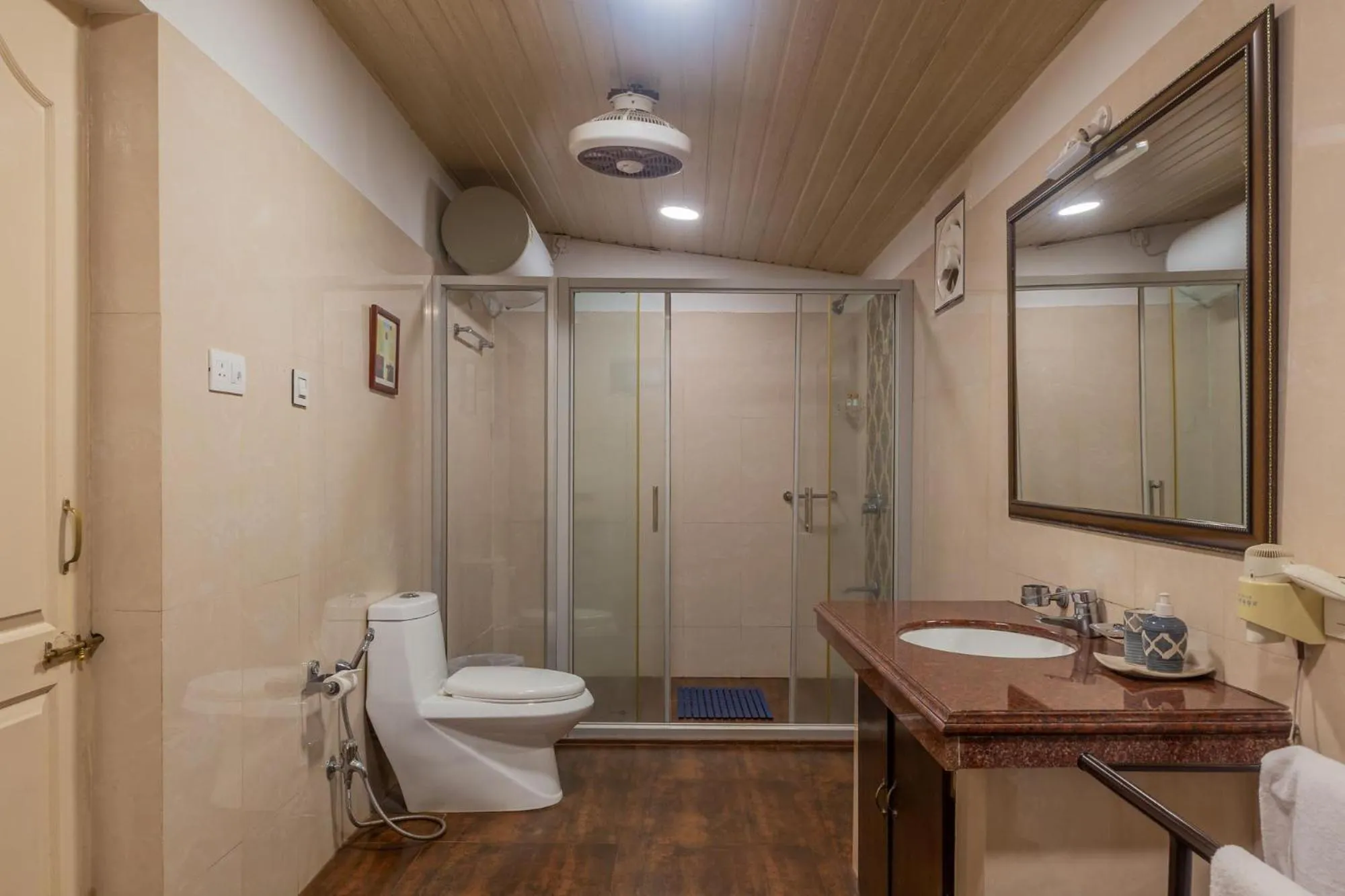 Shower in IL Palazzo Villas