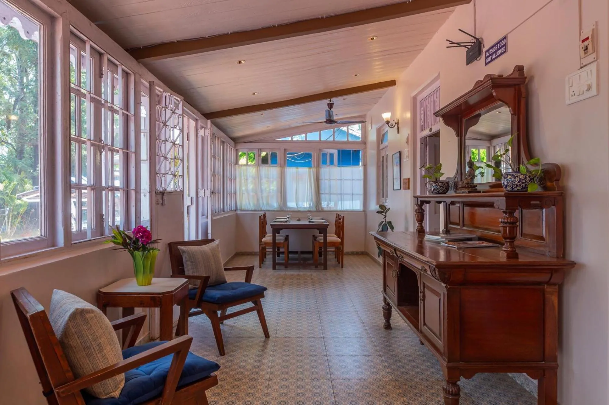 Seating area in IL Palazzo Villas