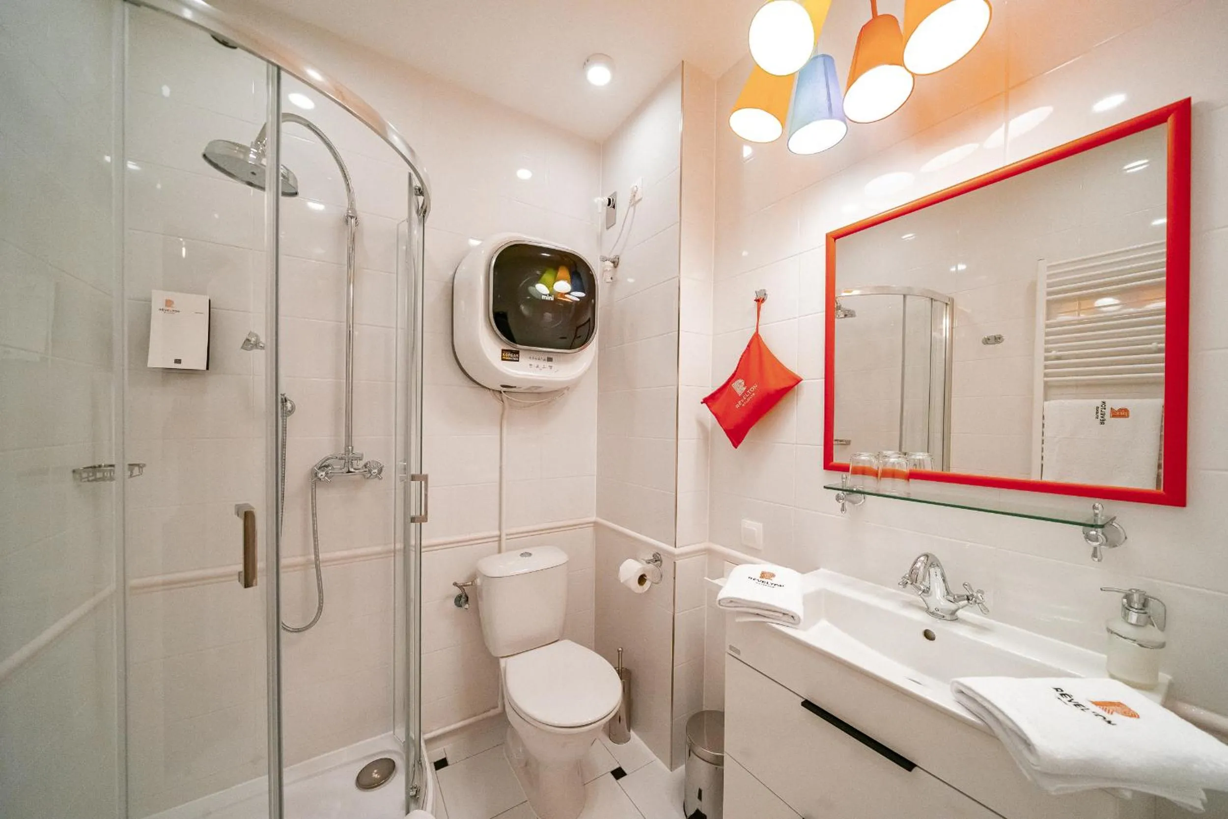 Shower in Revelton Studios Marianske Lazne