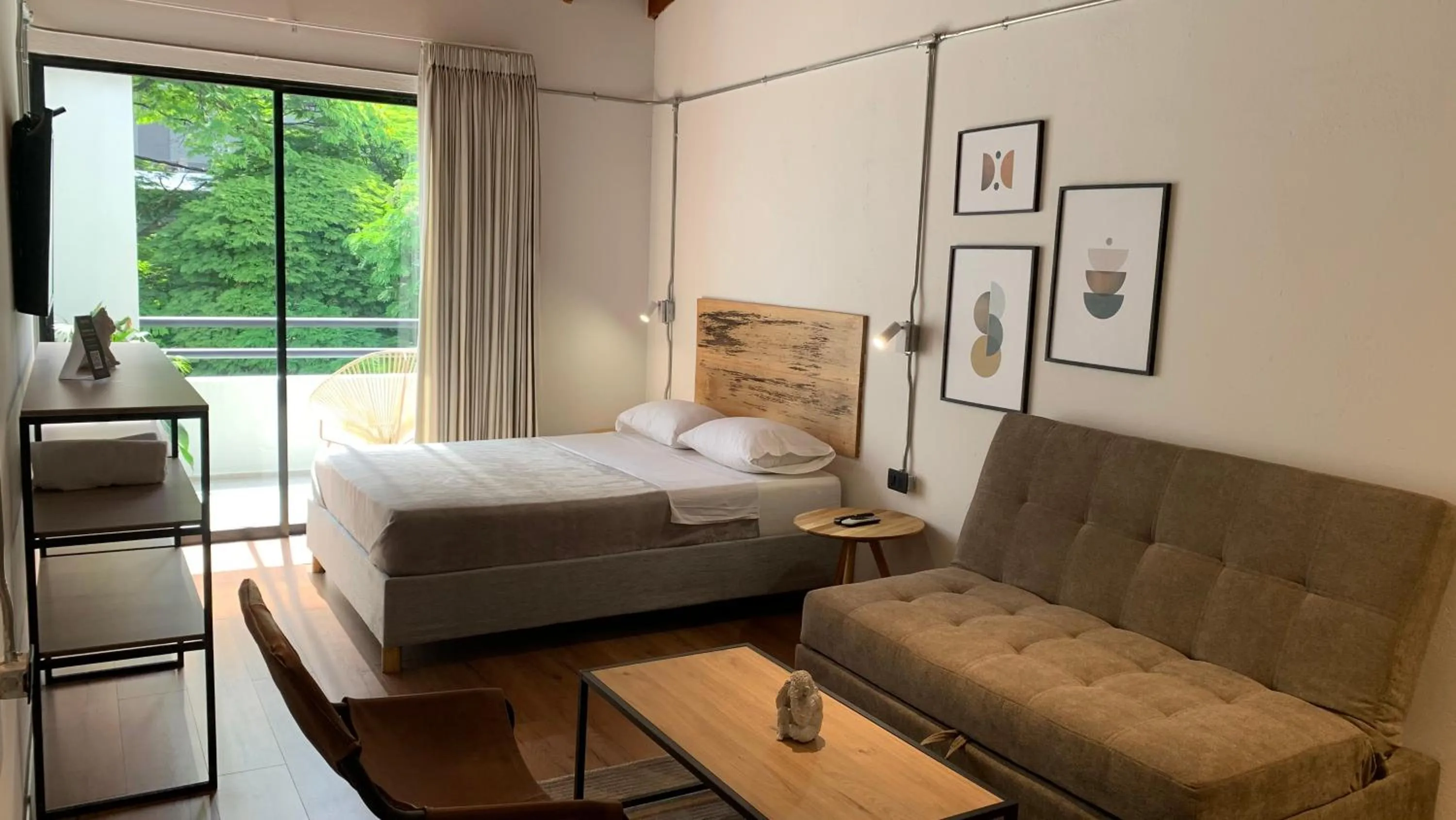 Photo of the whole room, Bed in Soy Local Primavera