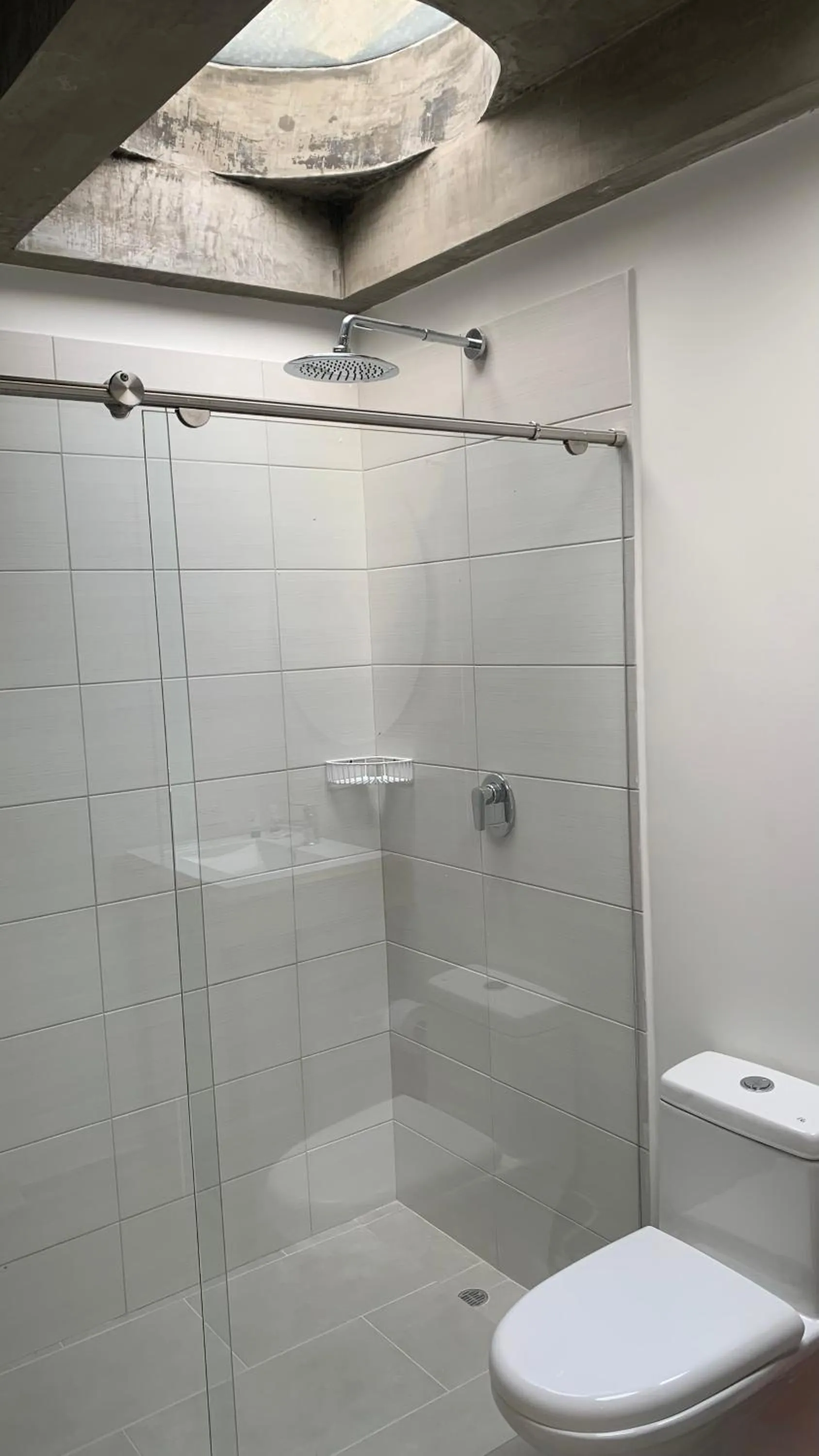 Shower in Soy Local Primavera