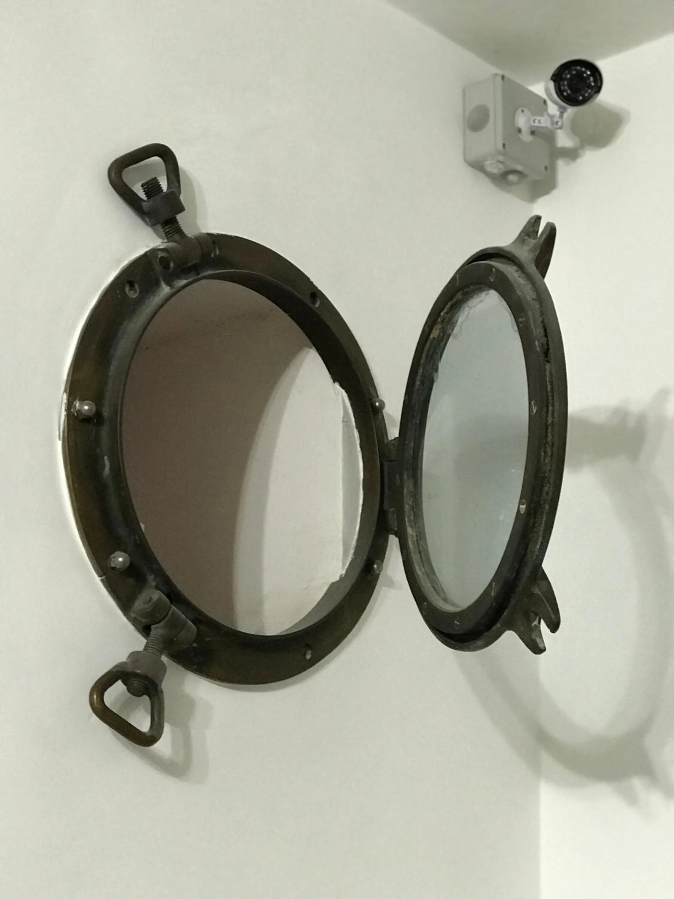 Decorative detail in La dimora di bronzo