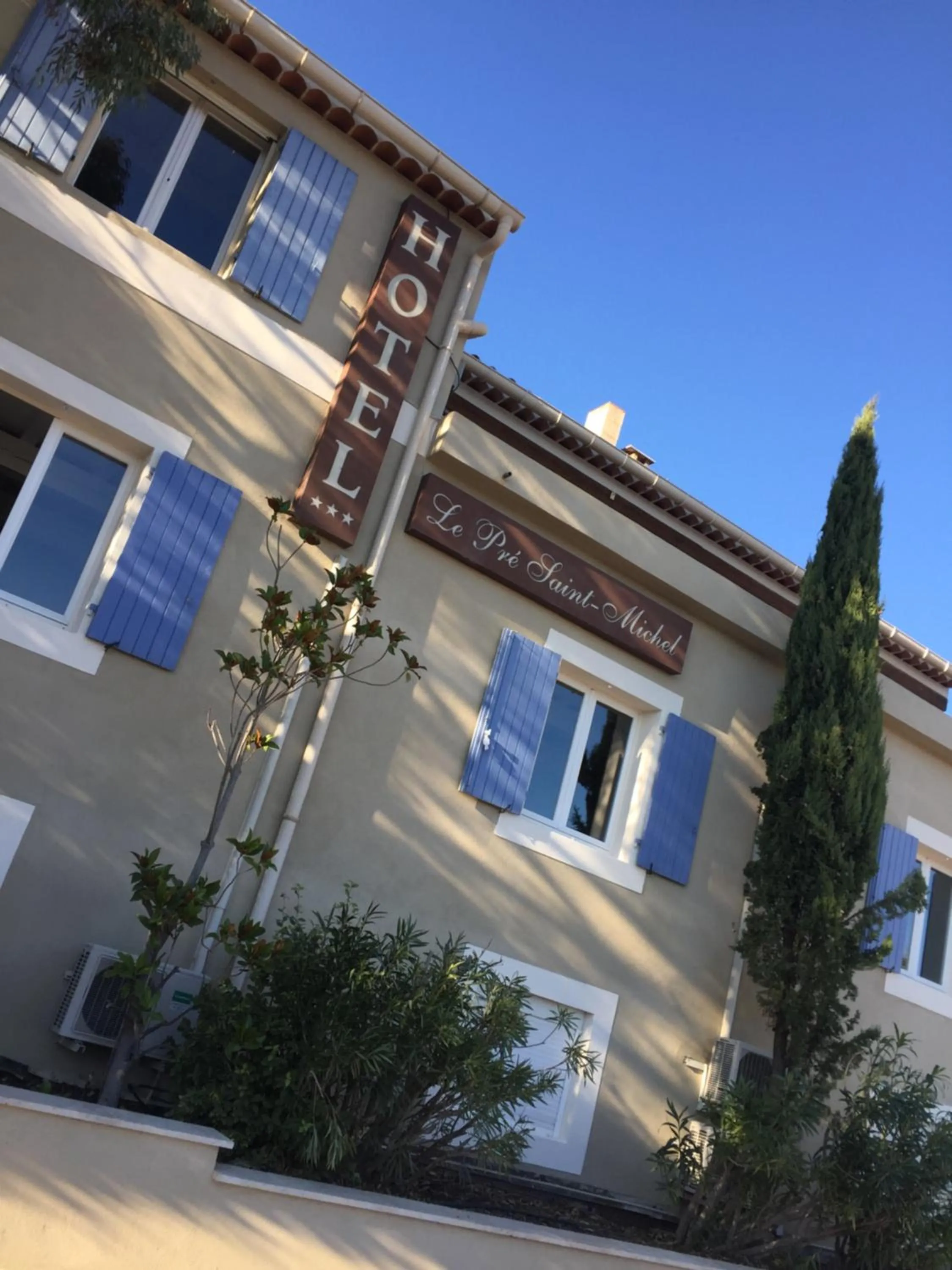 Property building in Hôtel Le Pré Saint Michel