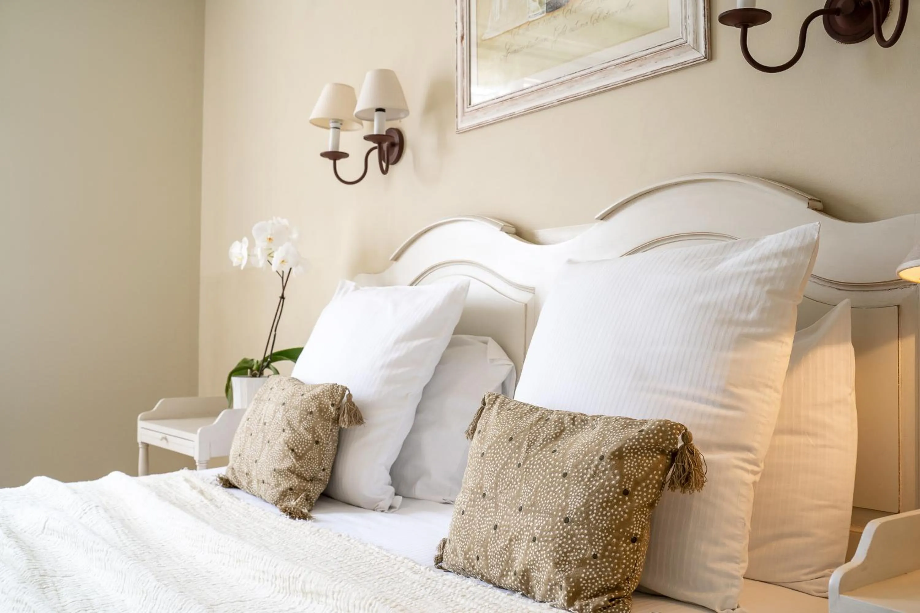 Bed in Hôtel Le Pré Saint Michel