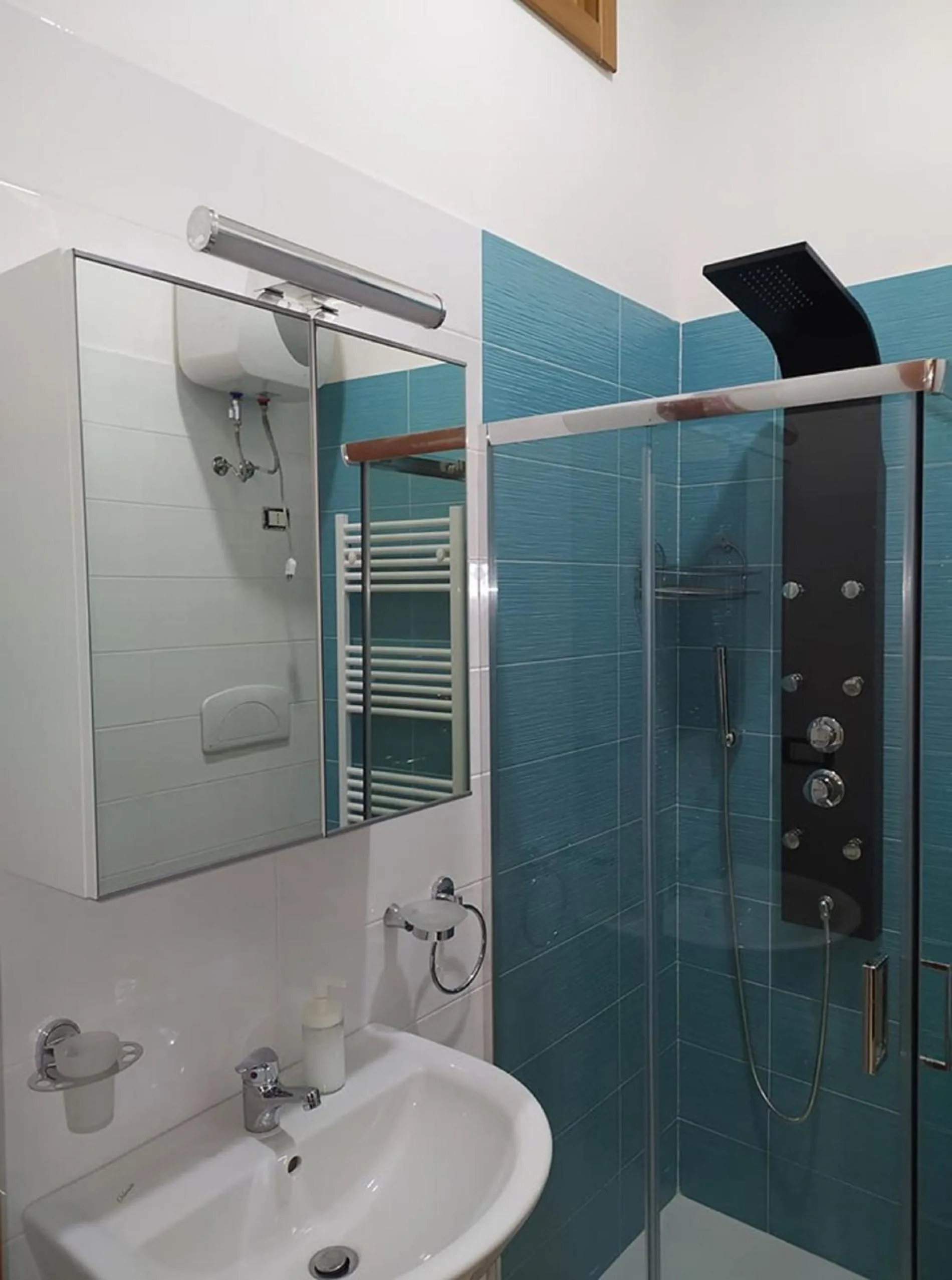 Shower in La Torre B&B