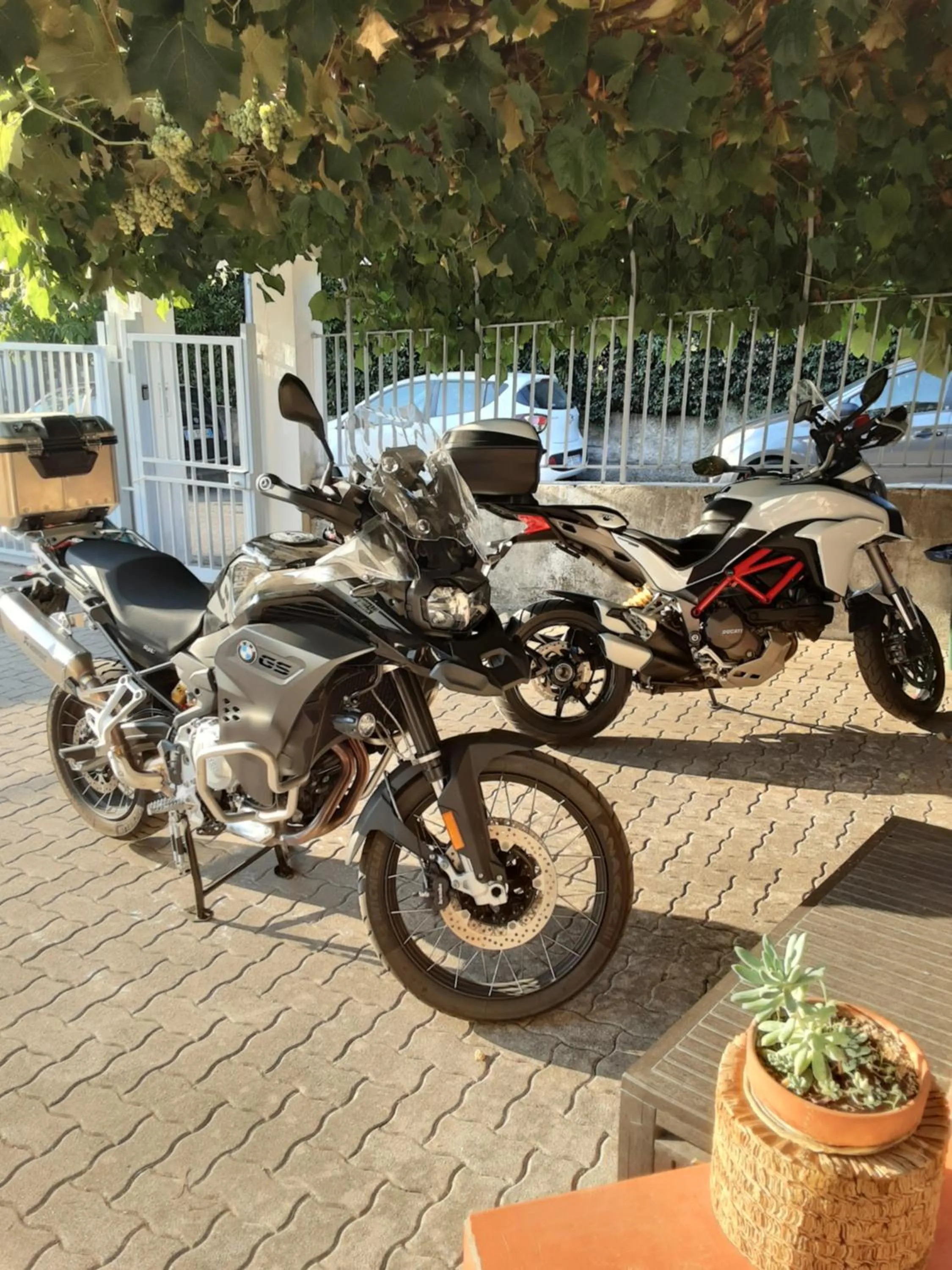Parking in AceroRosso B&B
