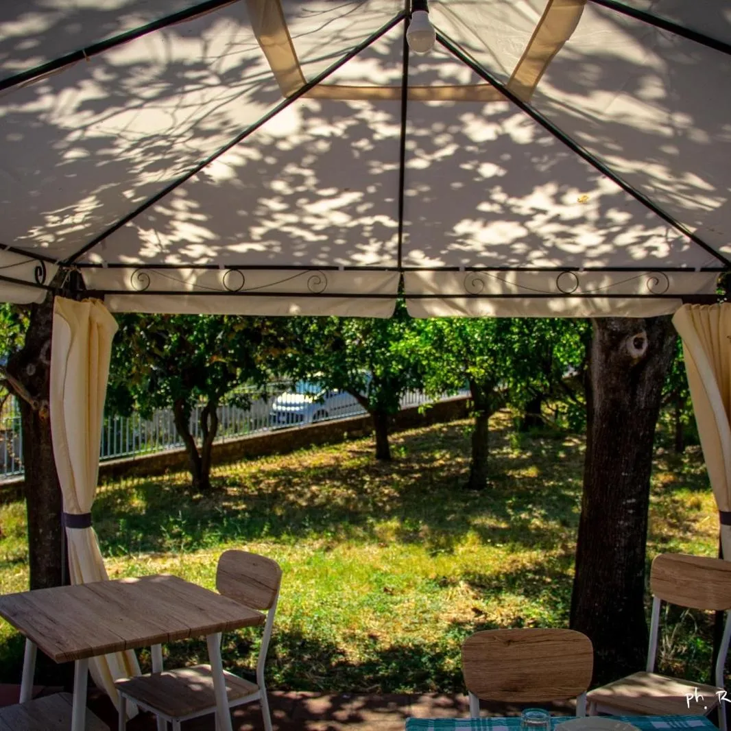 Garden in AceroRosso B&B