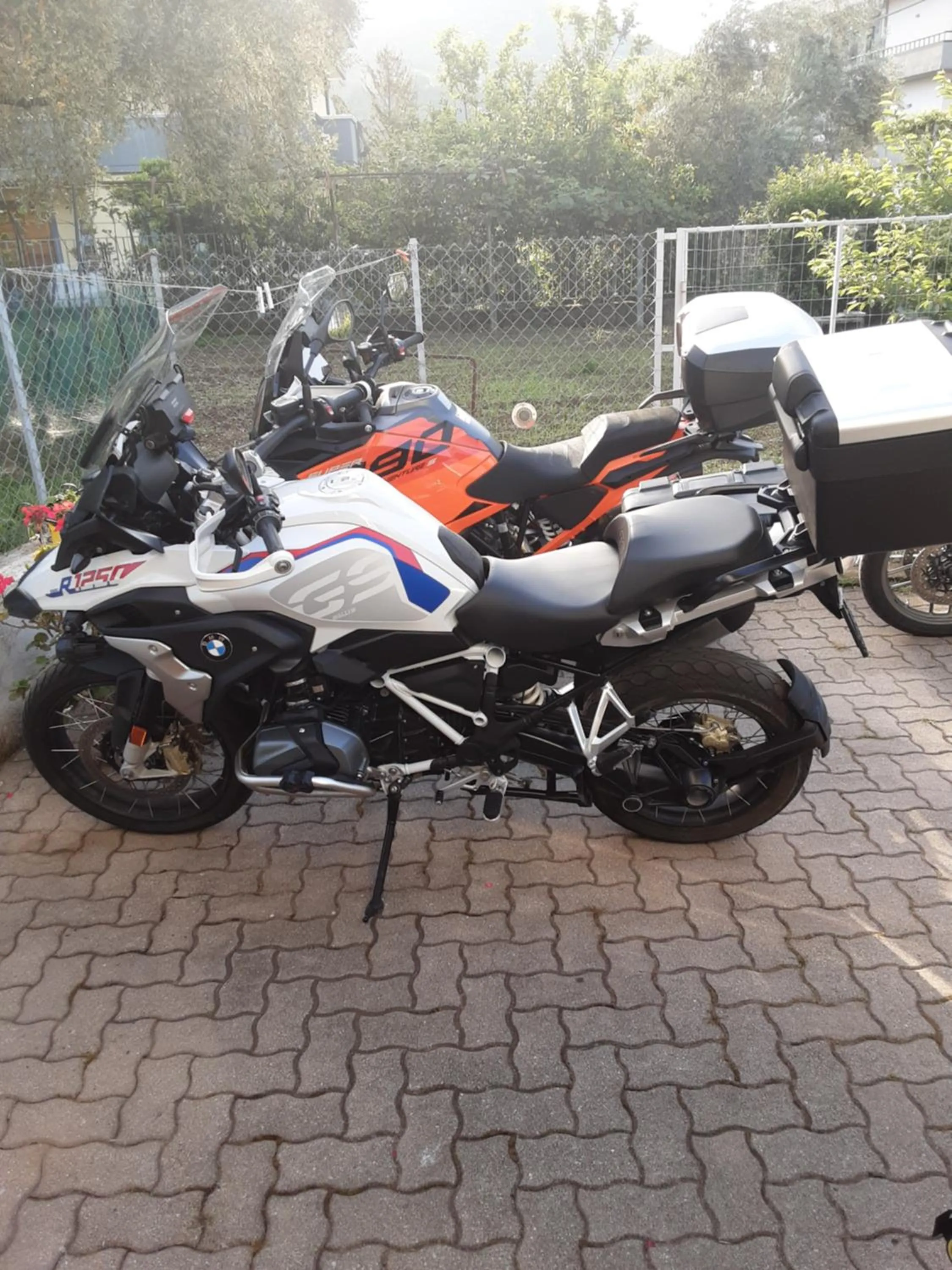 Parking in AceroRosso B&B