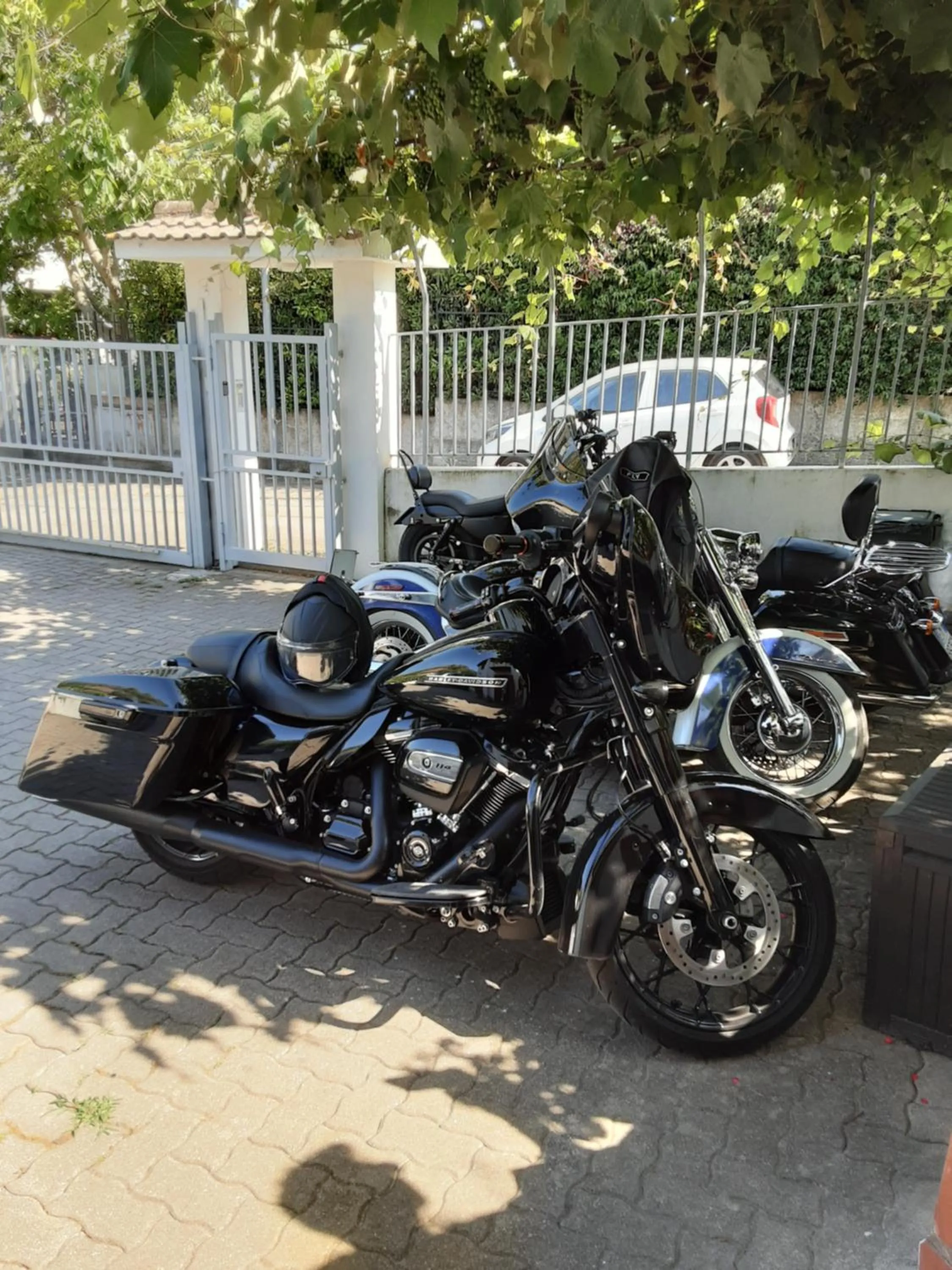 Parking in AceroRosso B&B