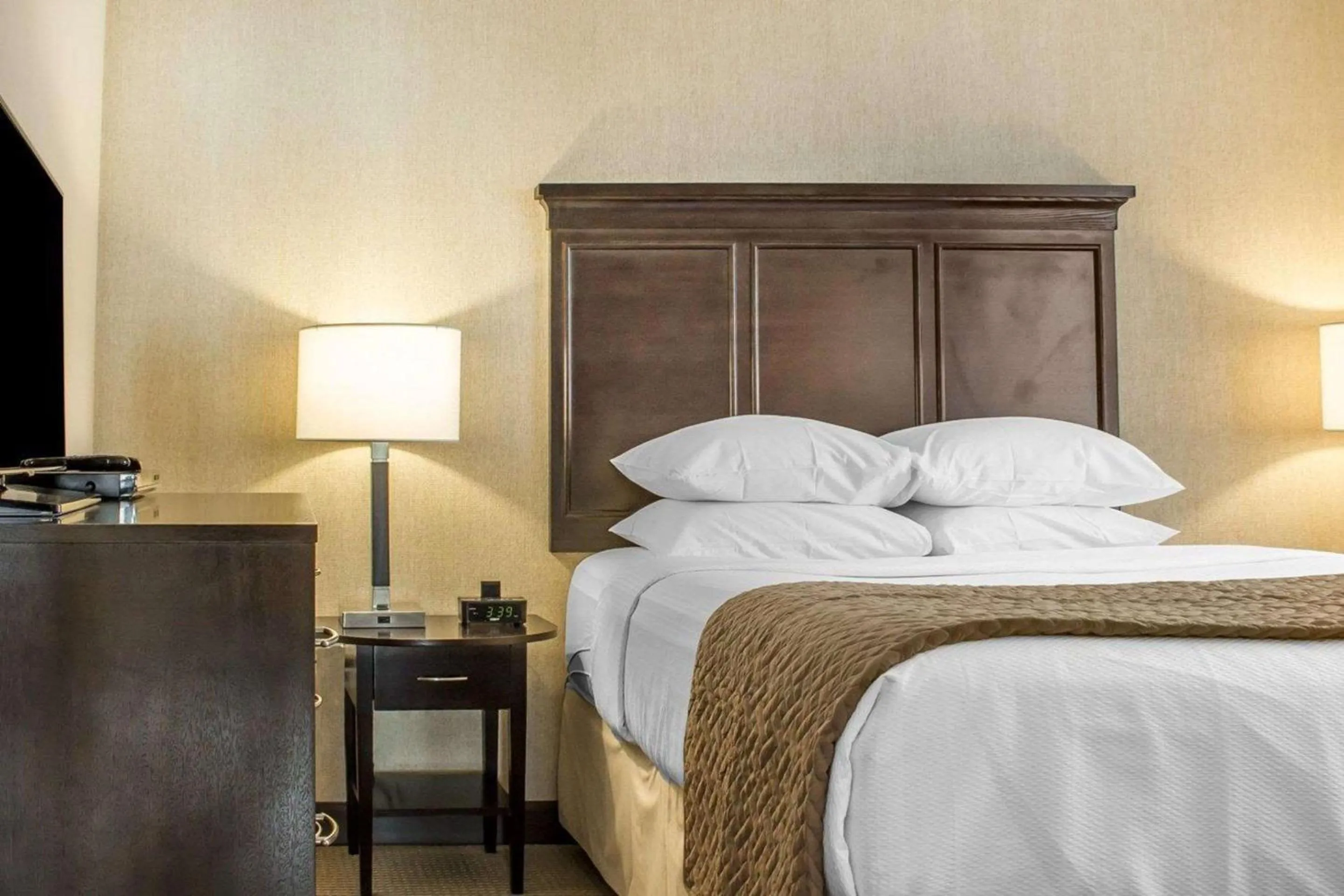 Bedroom, Bed in Bluegreen Vacations Cibola Vista Resort and Spa, an Ascend Collection Resort