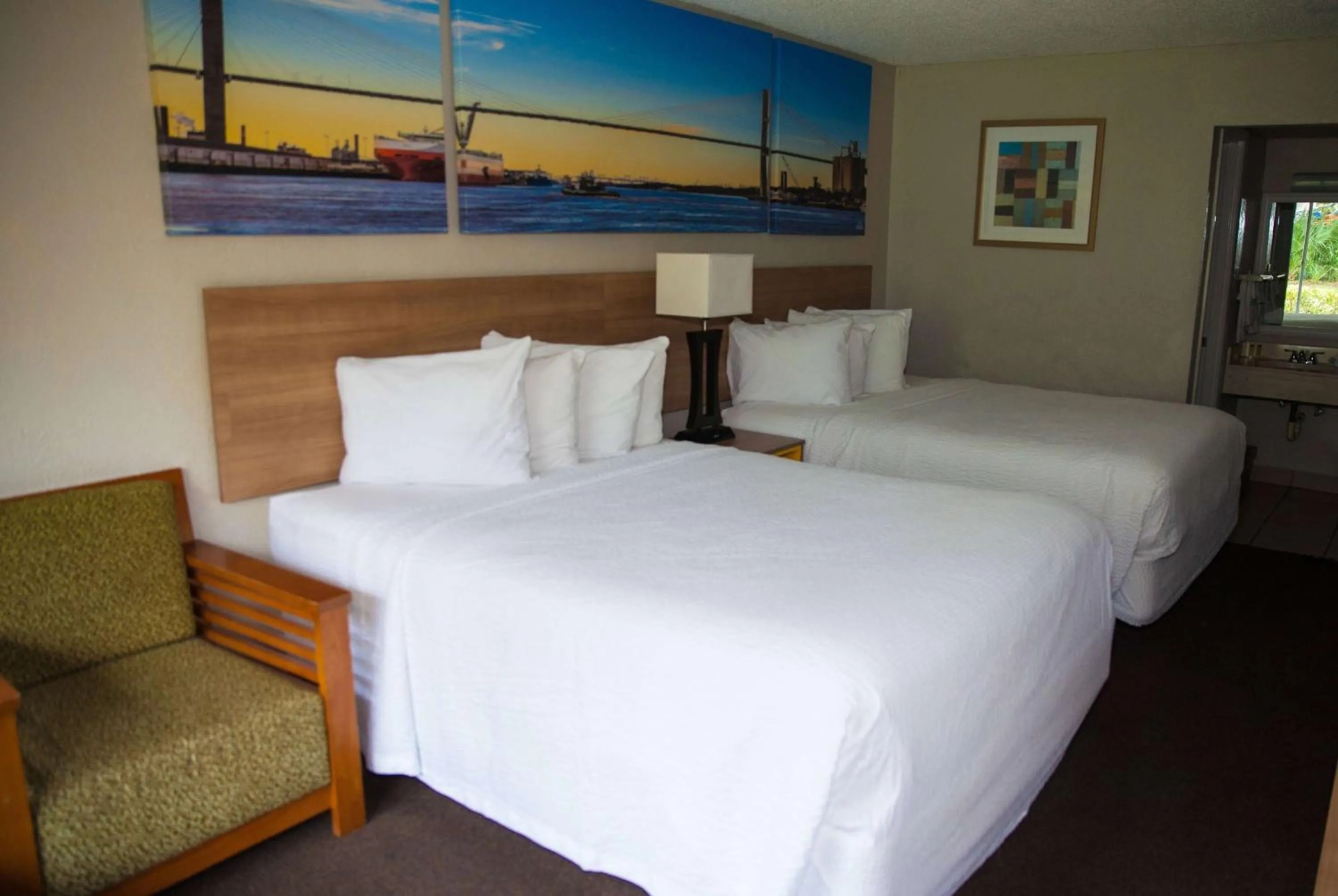 Photo of the whole room, Bed in Days Inn by Wyndham Cocoa Cruiseport West At I-95/524