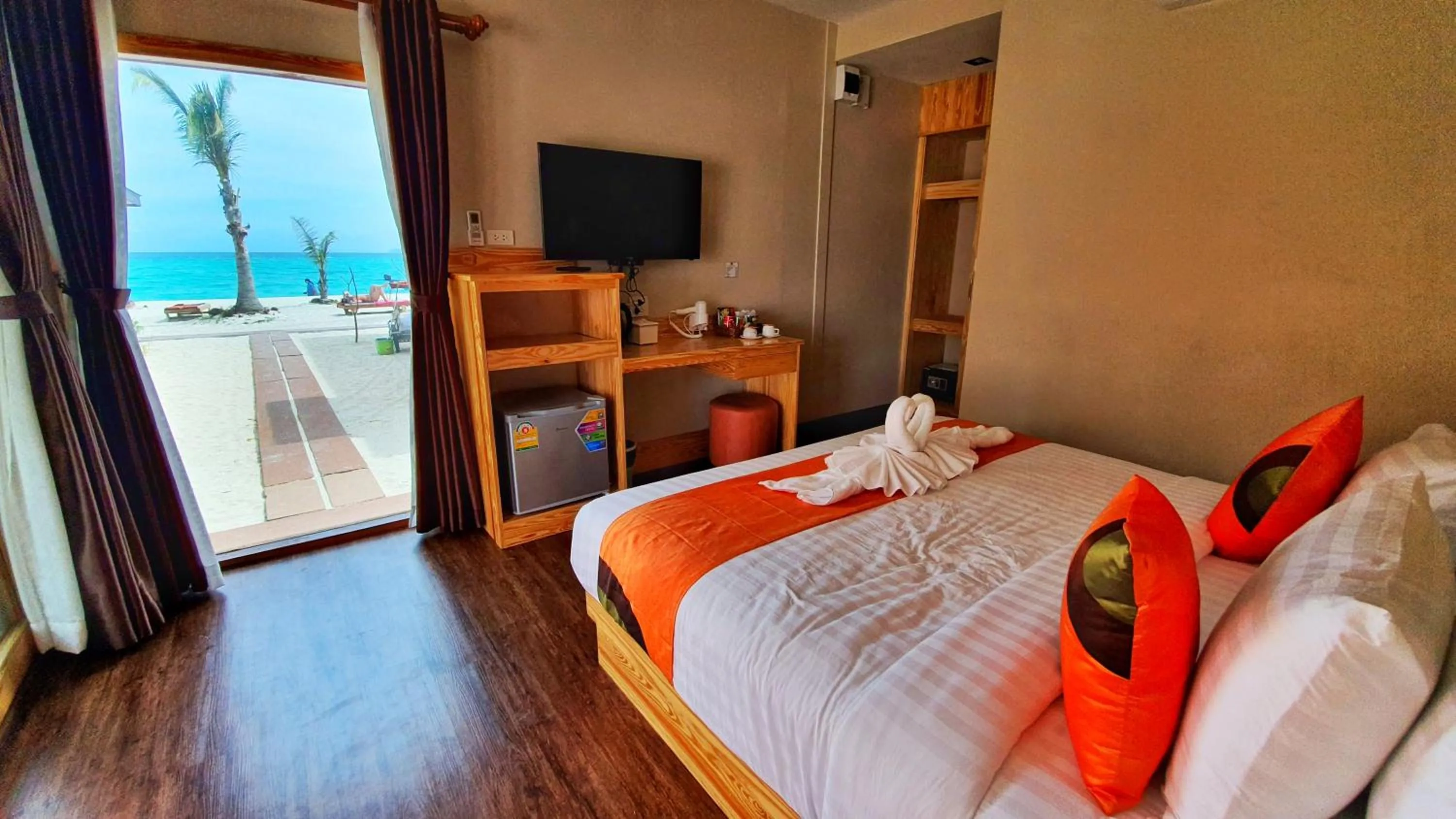 Bedroom, Bed in Zodiac Seesun Resort