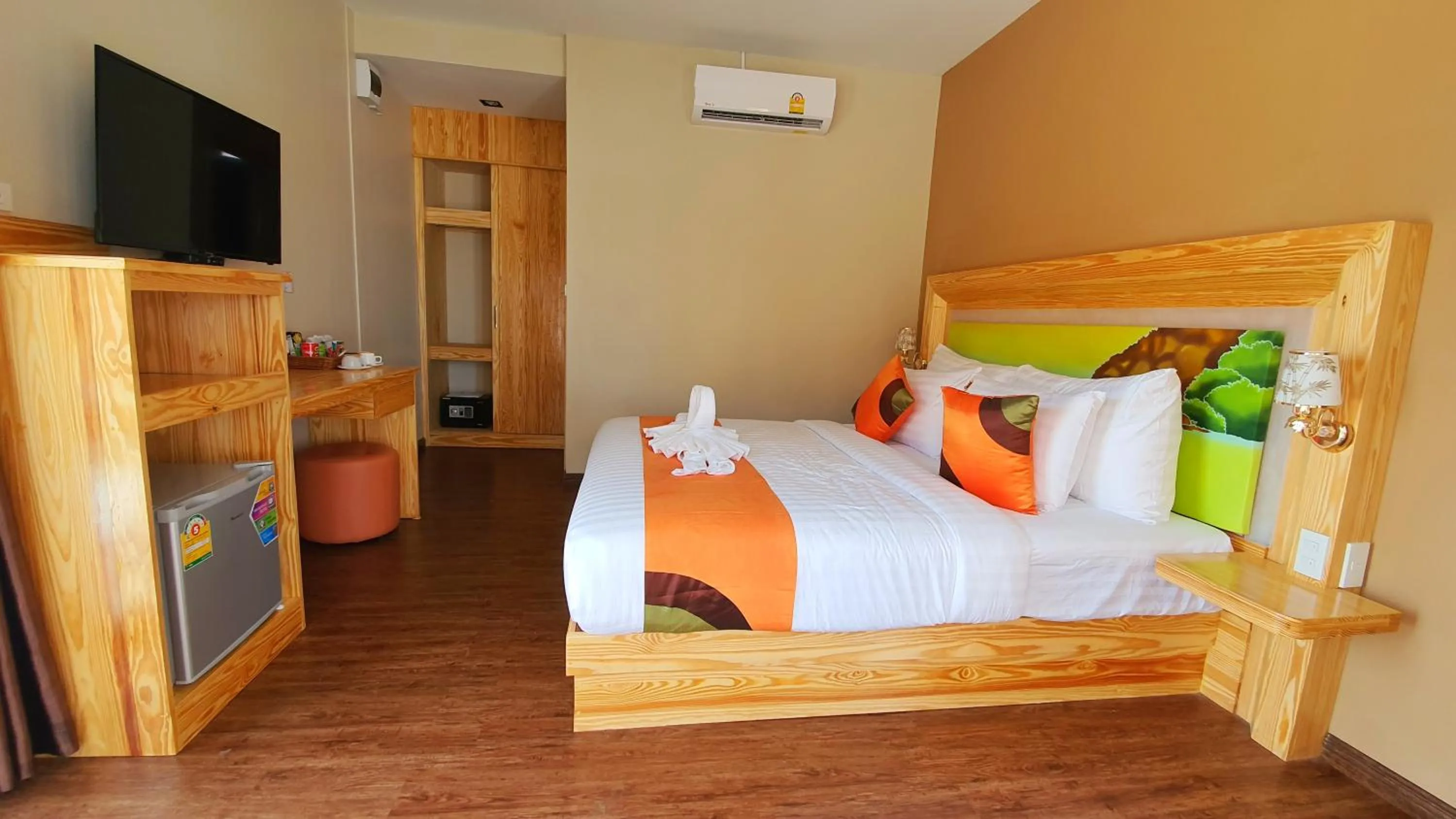 Photo of the whole room, Bed in Zodiac Seesun Resort