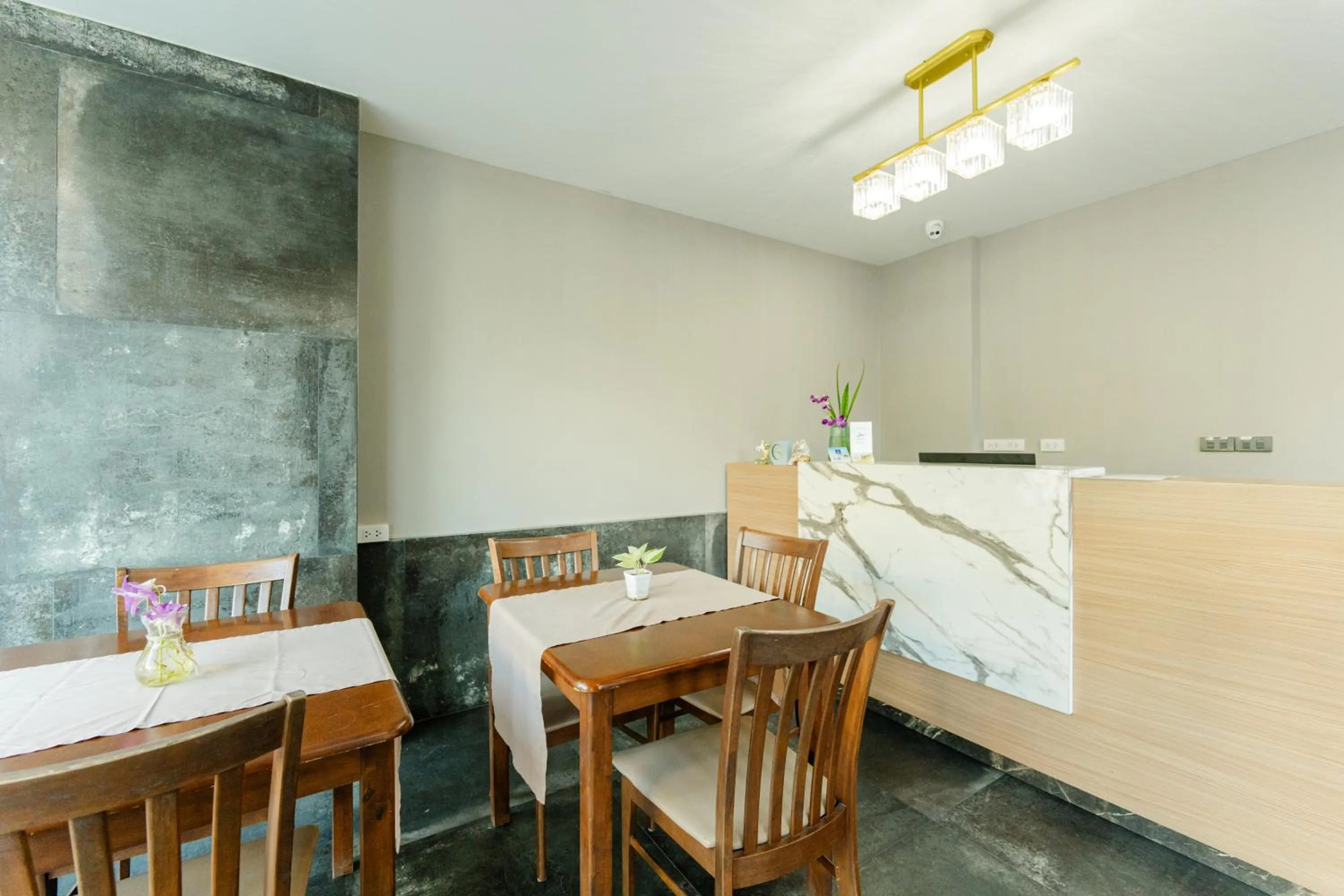 Property building in Sky Wave Patong