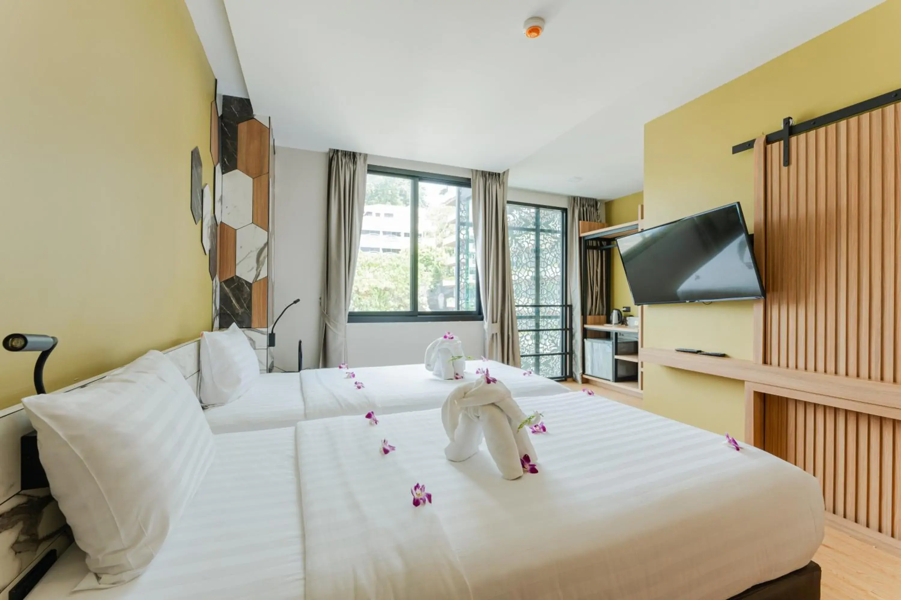 Deluxe Twin Room in Sky Wave Patong Deluxe Twin Room in Sky Wave Patong