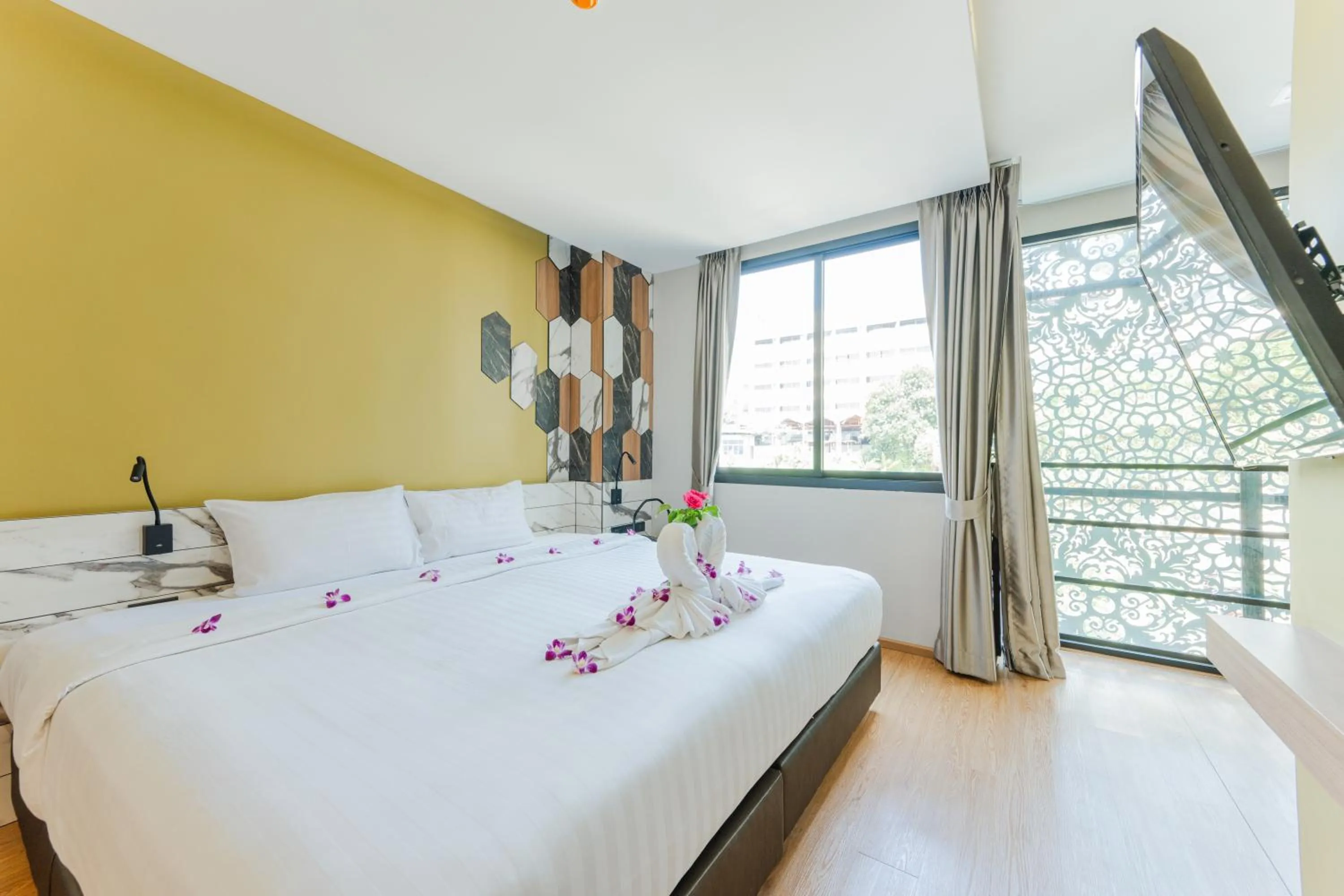 Bed in Sky Wave Patong