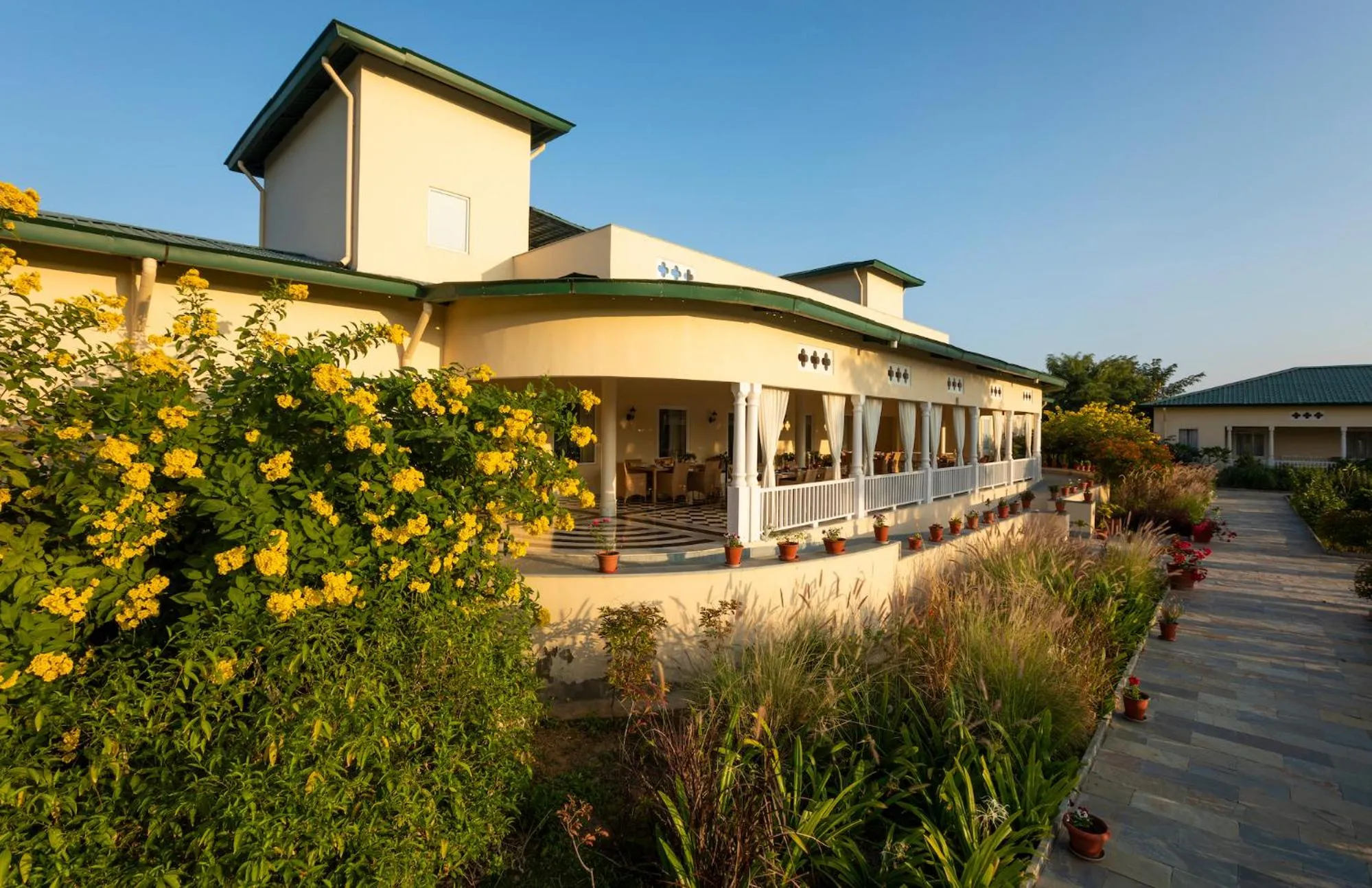 Restaurant/places to eat in Sariska Manor Luxury Cottages Tehla