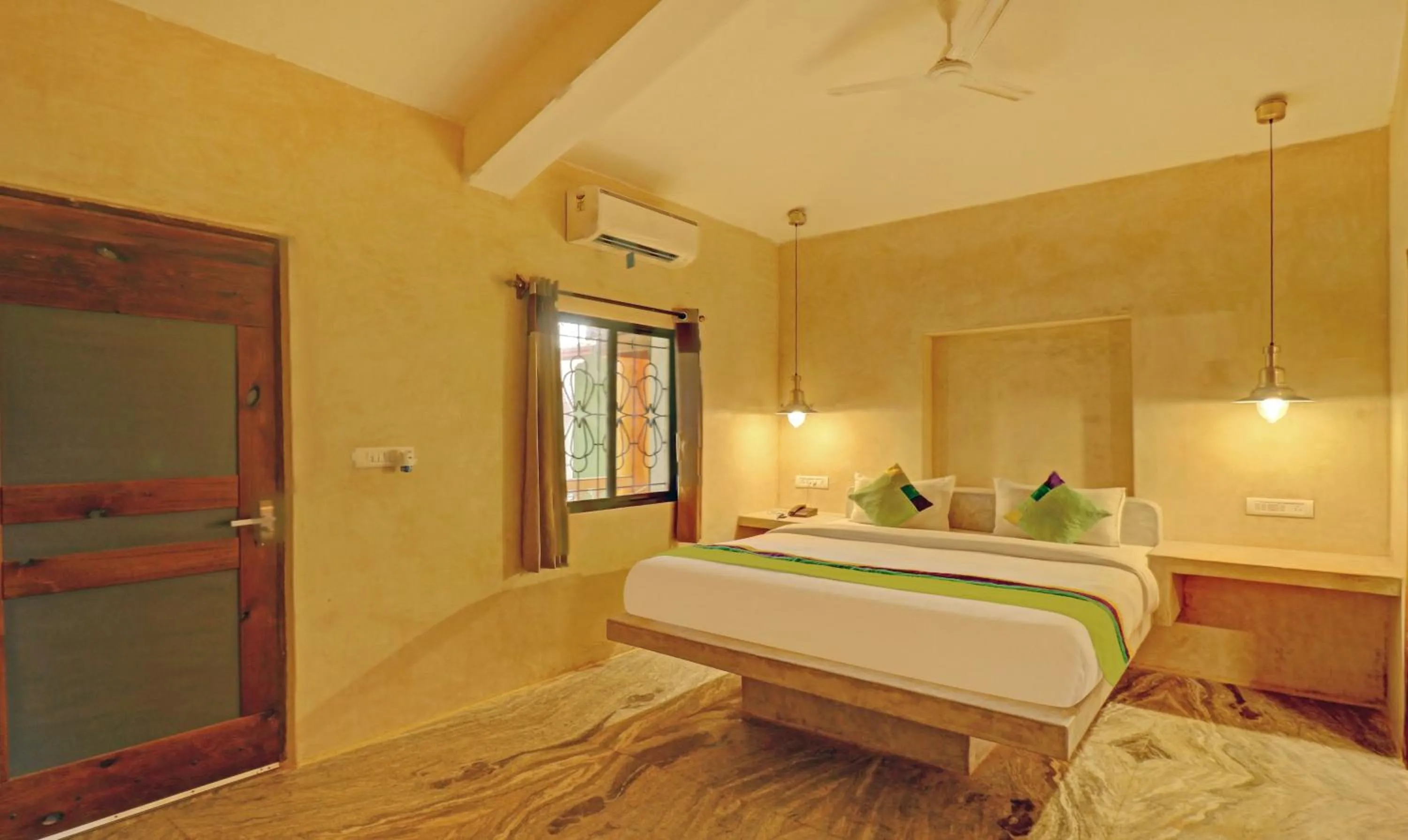 Bedroom, Bed in Treebo Morjim Banyan Resort