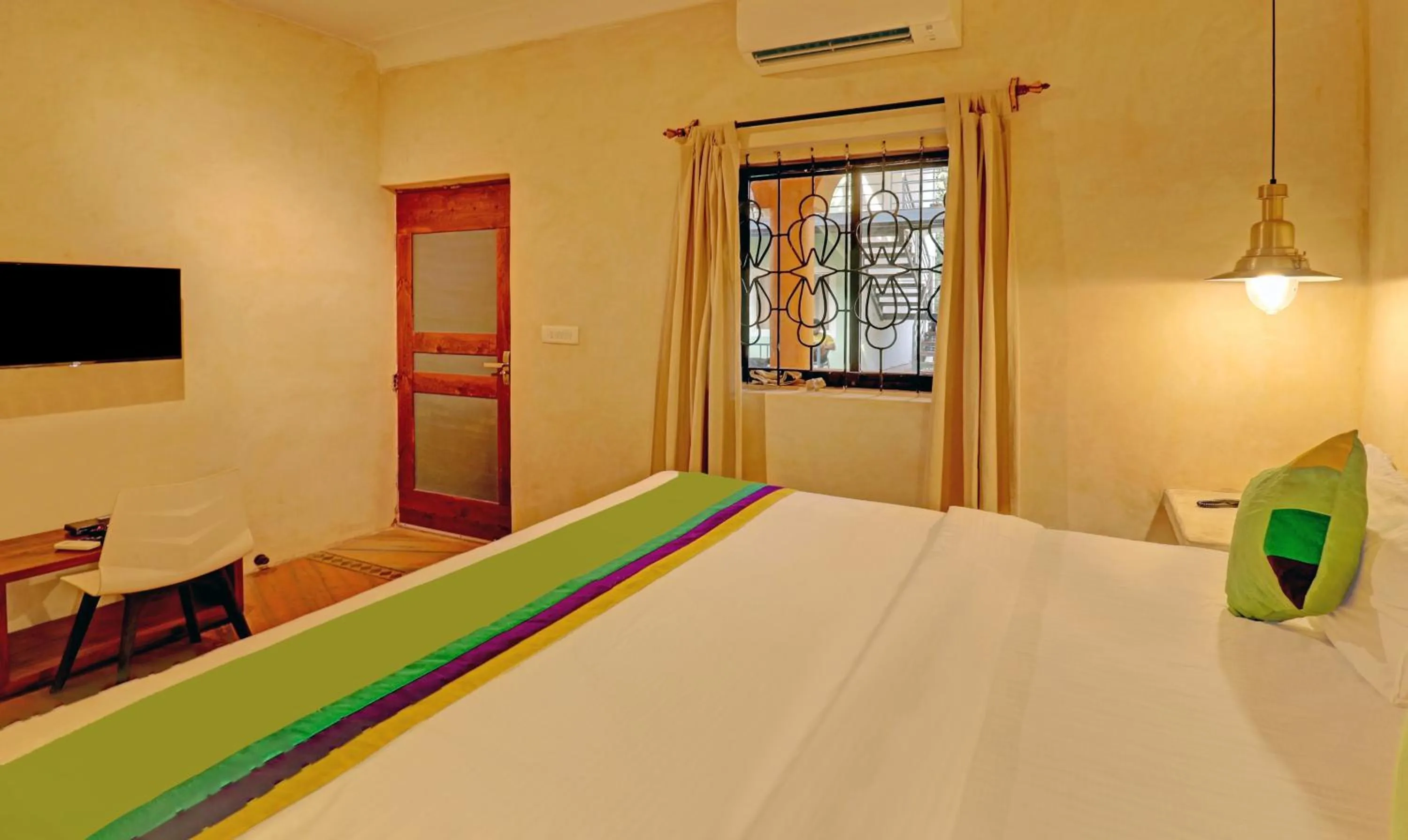 Bedroom, Bed in Treebo Morjim Banyan Resort