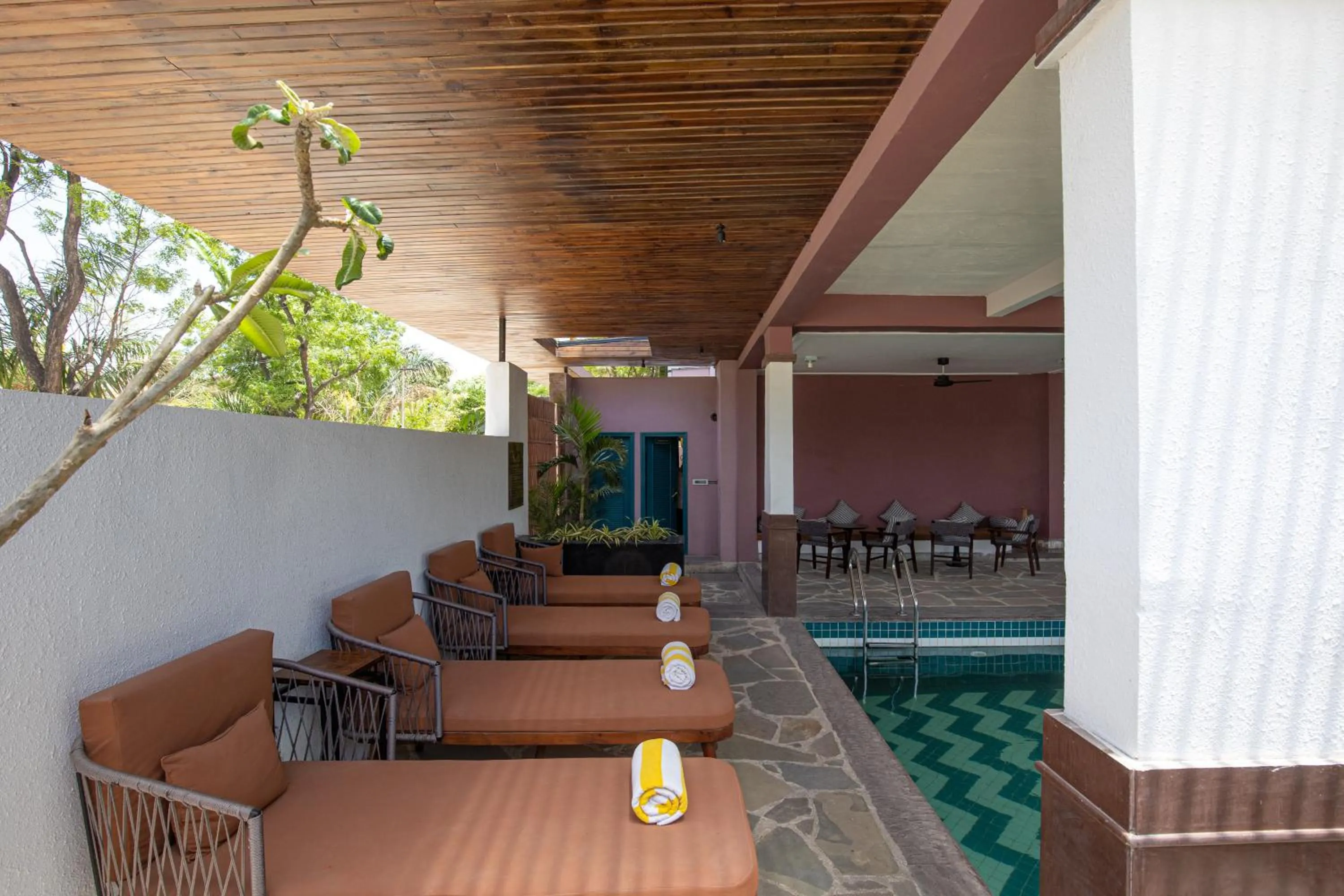 Swimming pool in The Sierra - By The Lake